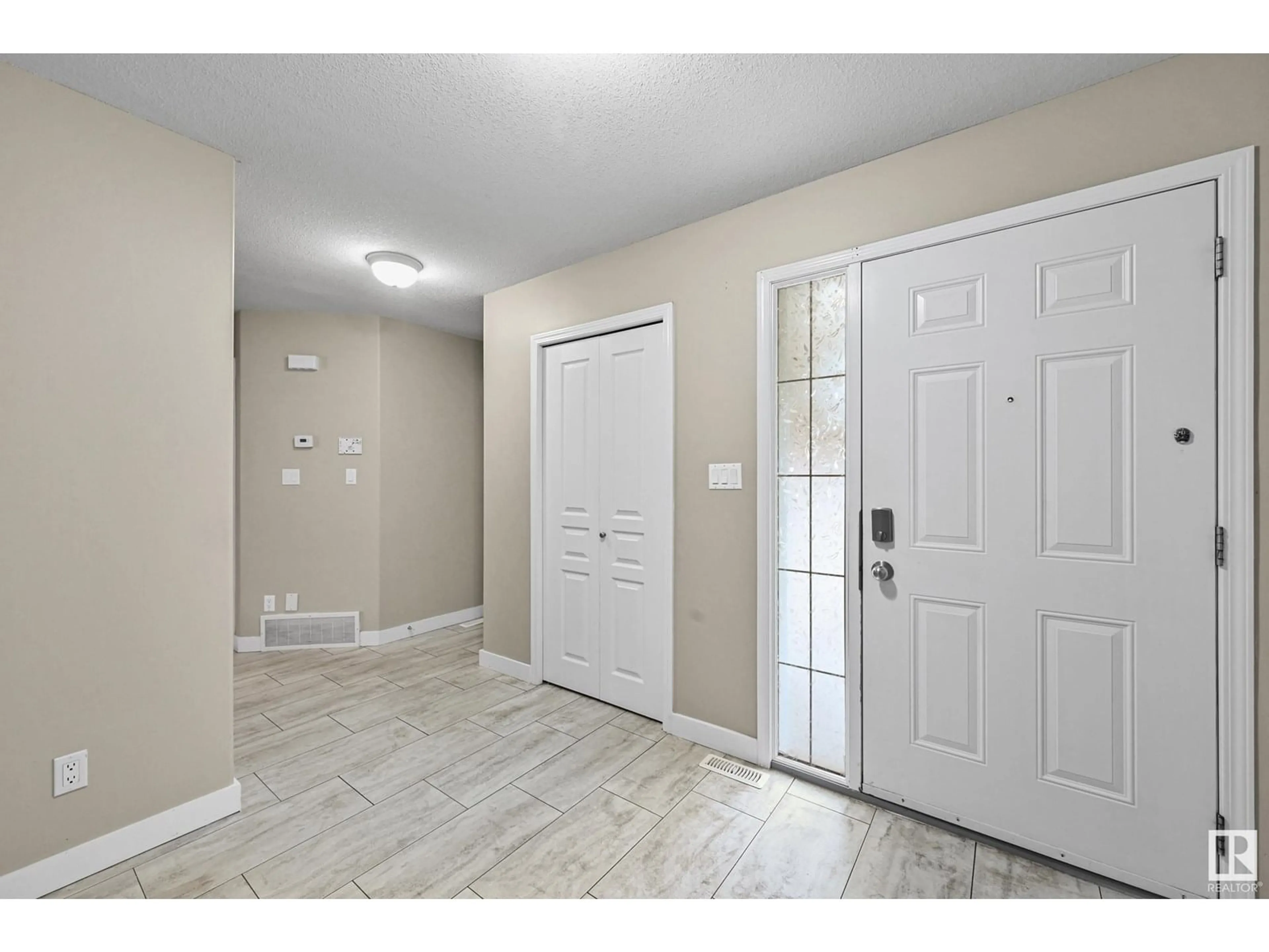 Indoor entryway for 638 LEGER WY, Edmonton Alberta T6R0C1