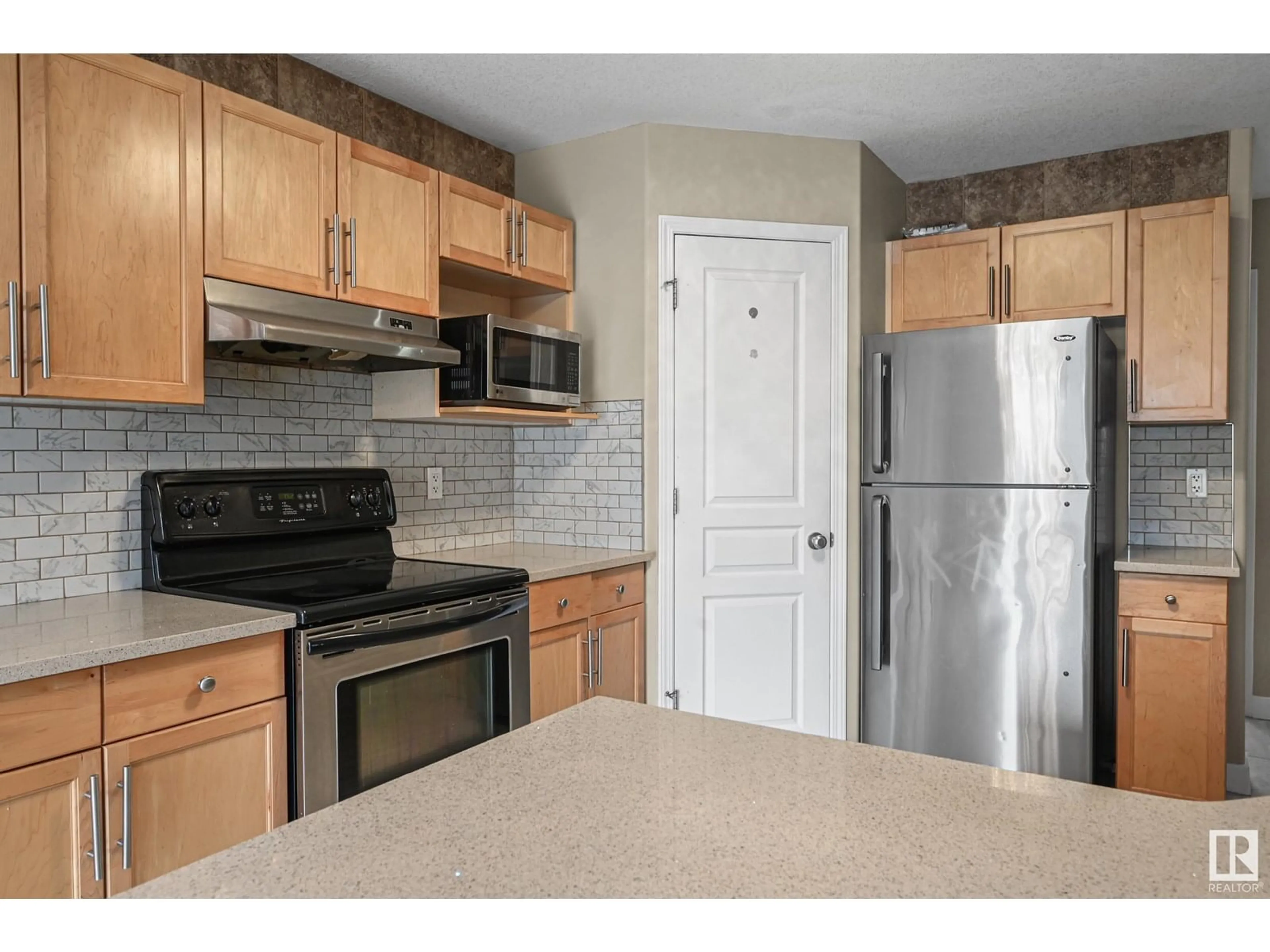 Standard kitchen, unknown for 638 LEGER WY, Edmonton Alberta T6R0C1