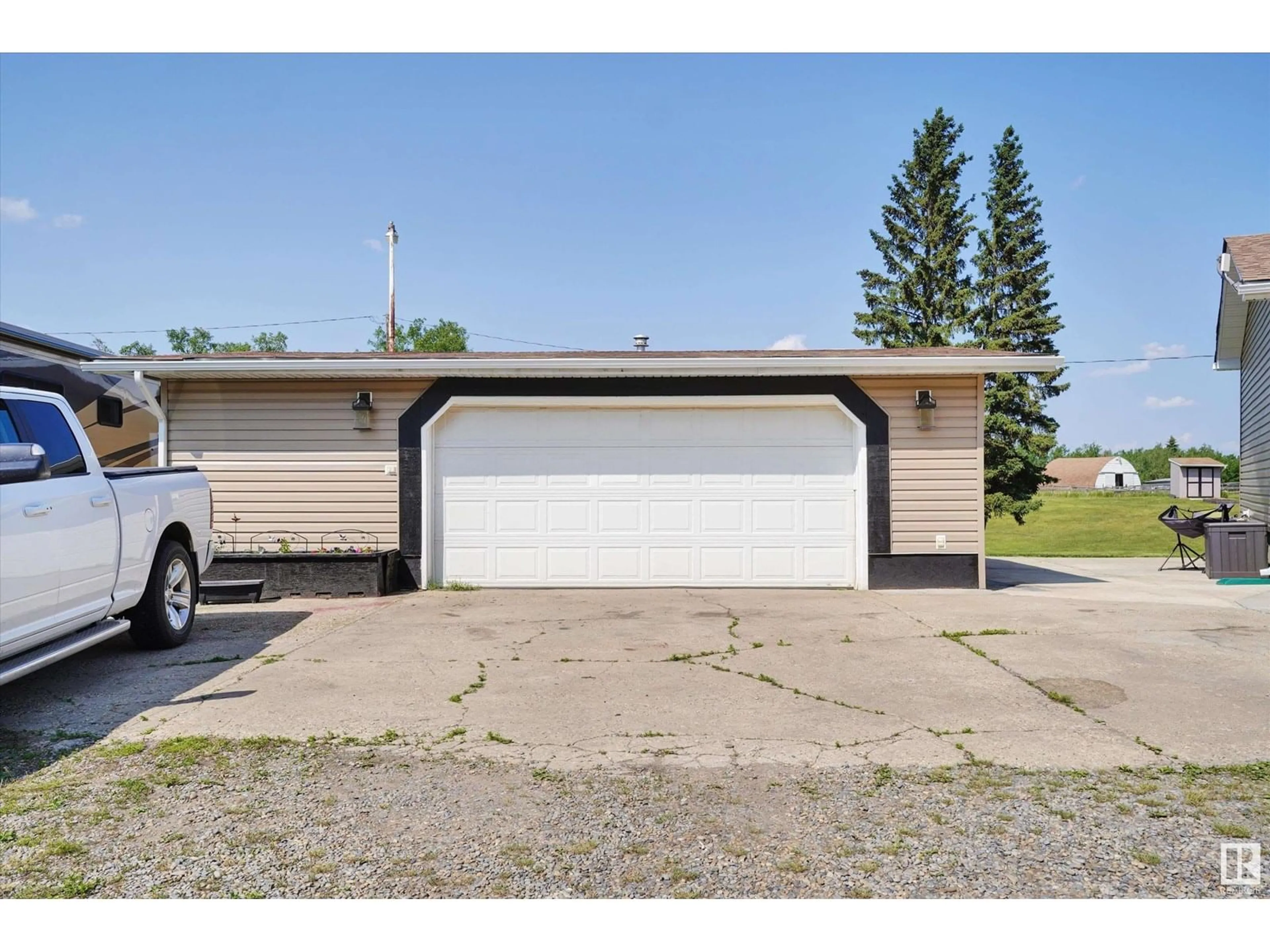 Indoor garage for 133 21316 TWP ROAD 534, Rural Strathcona County Alberta T8G2B1