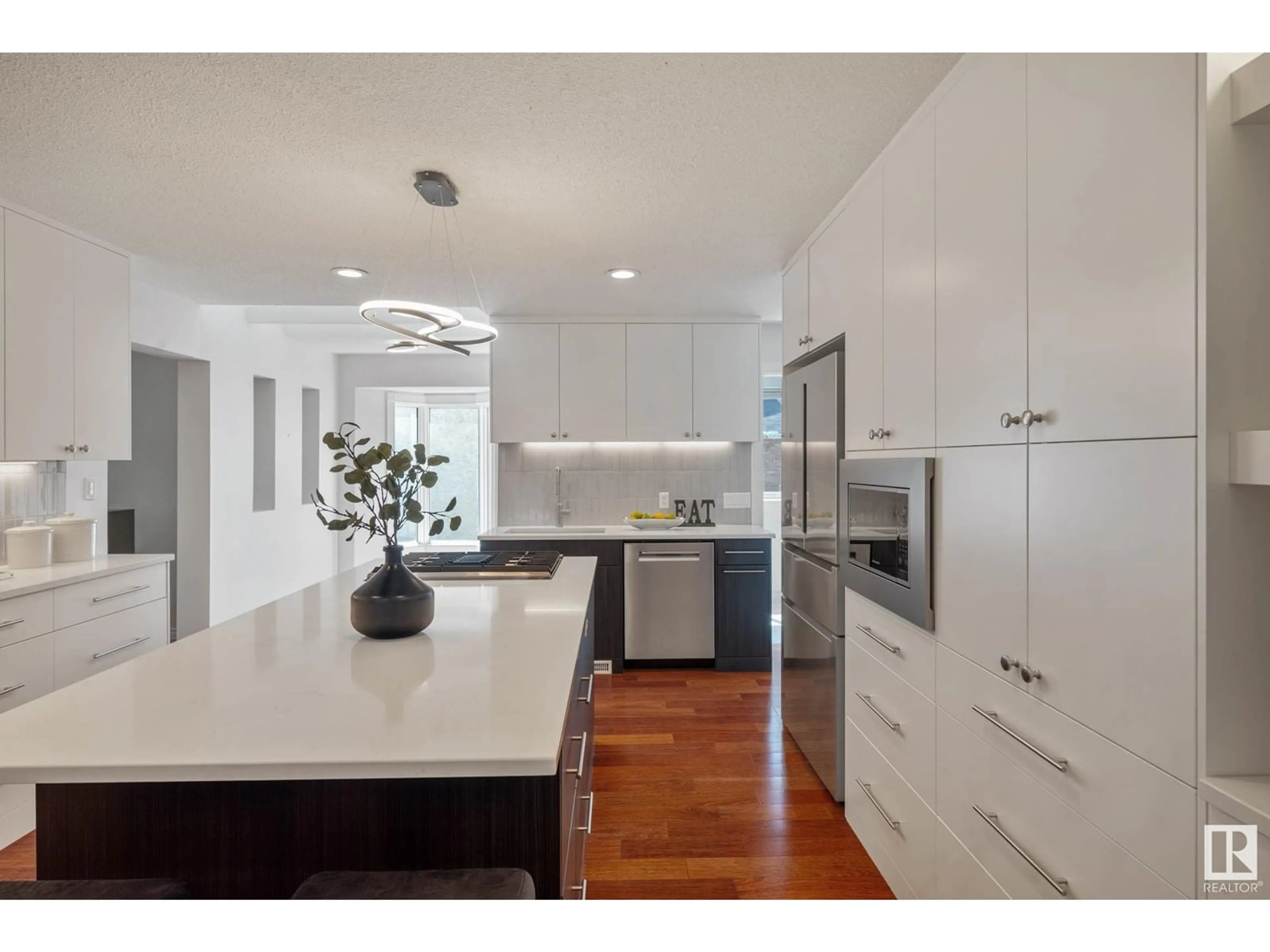 Contemporary kitchen, unknown for 15713 111 ST, Edmonton Alberta T5X4S3