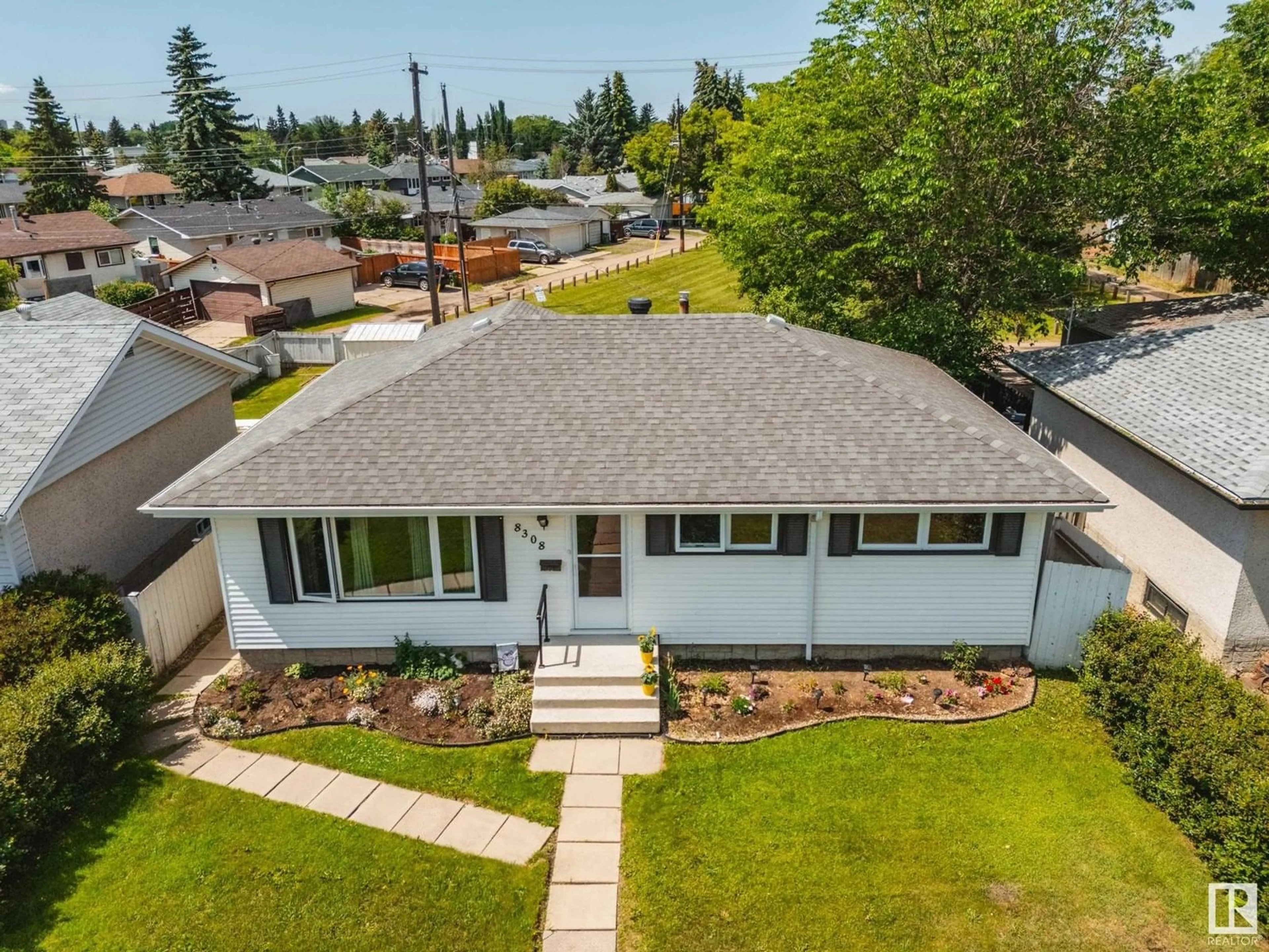 A pic from outside/outdoor area/front of a property/back of a property/a pic from drone, unknown for 8308 156 ST, Edmonton Alberta T5R1Y4