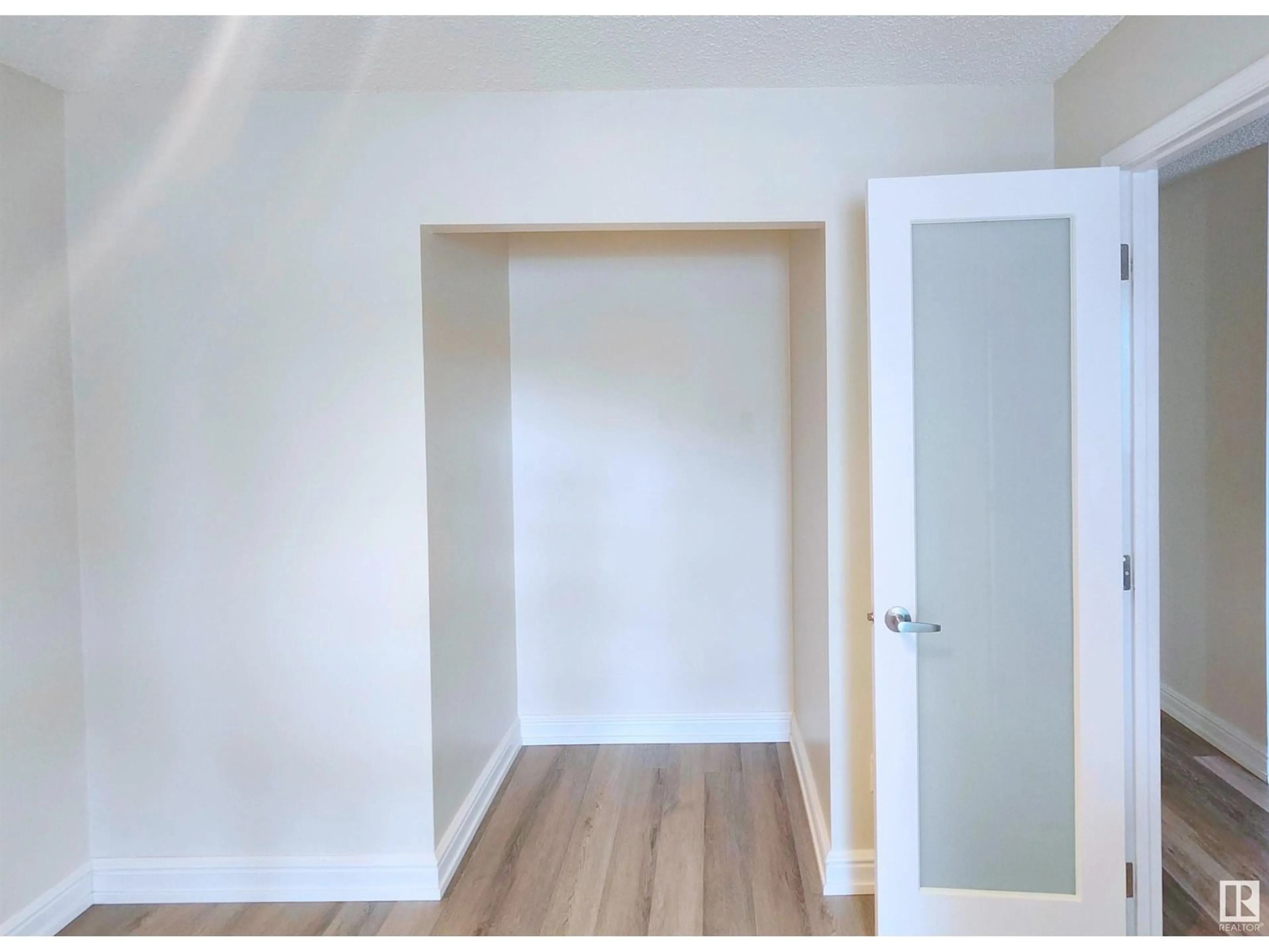 A pic of a room for #97 - 2703 79 ST, Edmonton Alberta T6K3Z6
