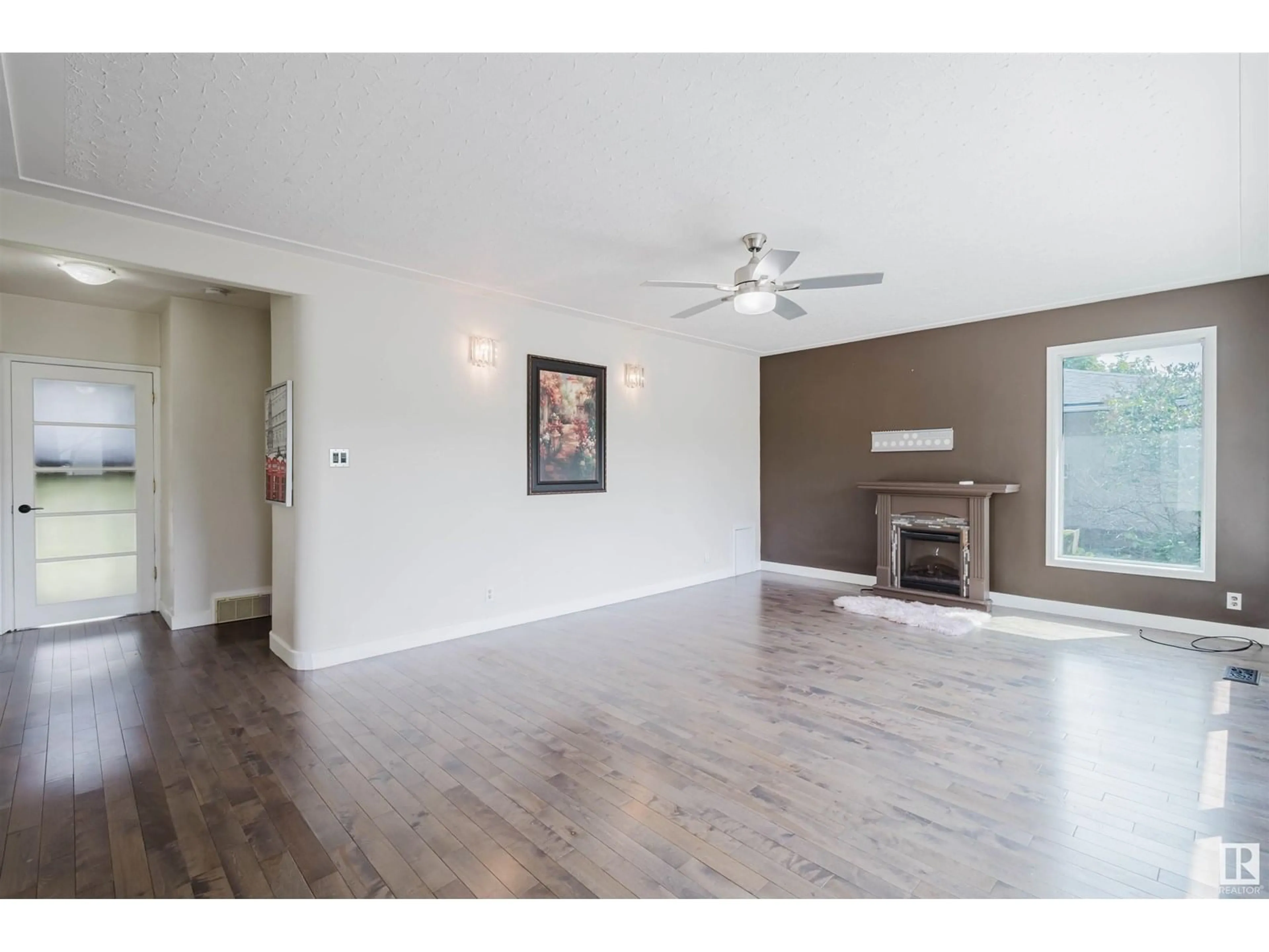 A pic of a room for 11512 74 AV, Edmonton Alberta T6G0E9