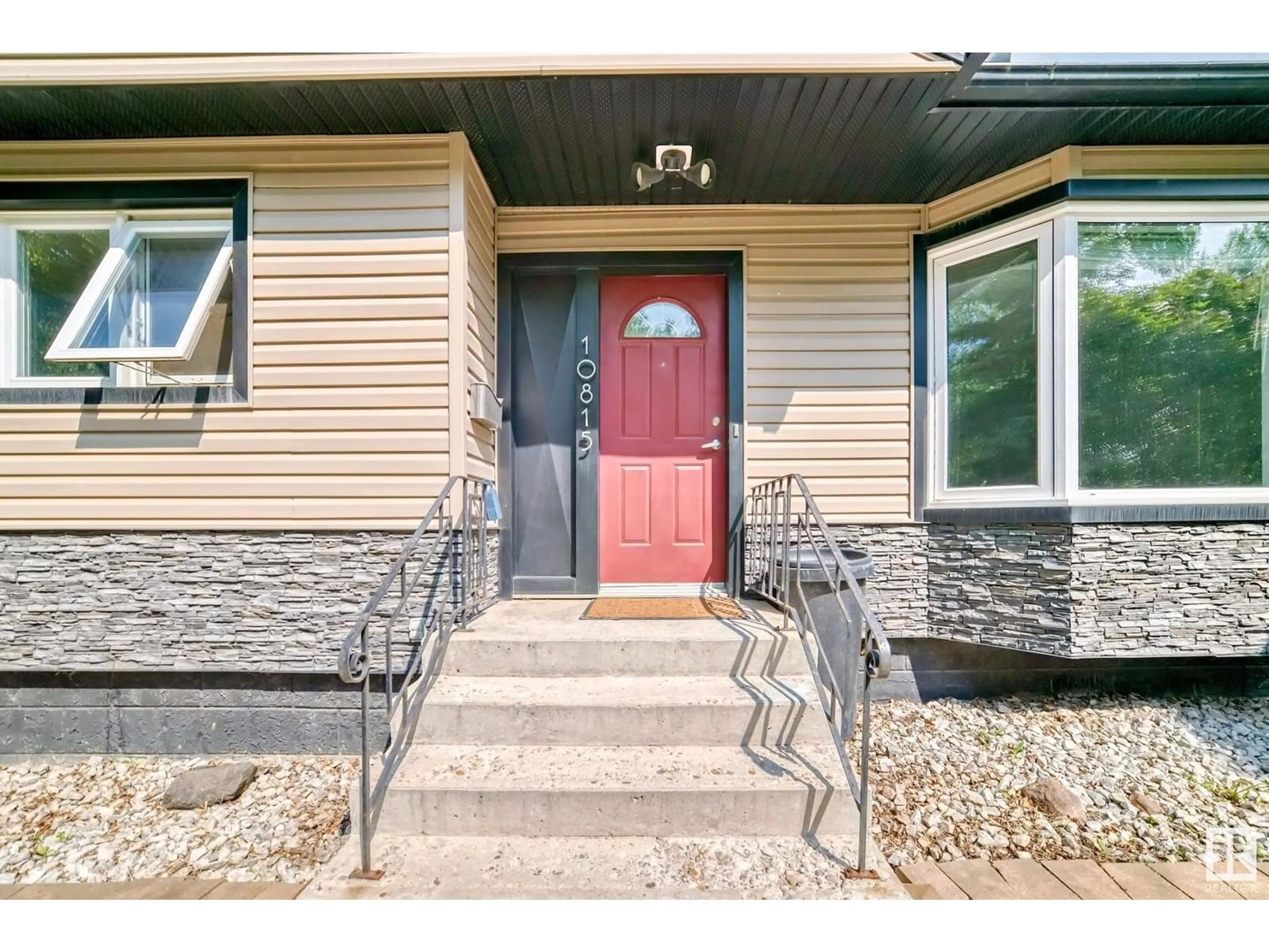 Unknown for NW - 10815 147 ST, Edmonton Alberta T5N3E1