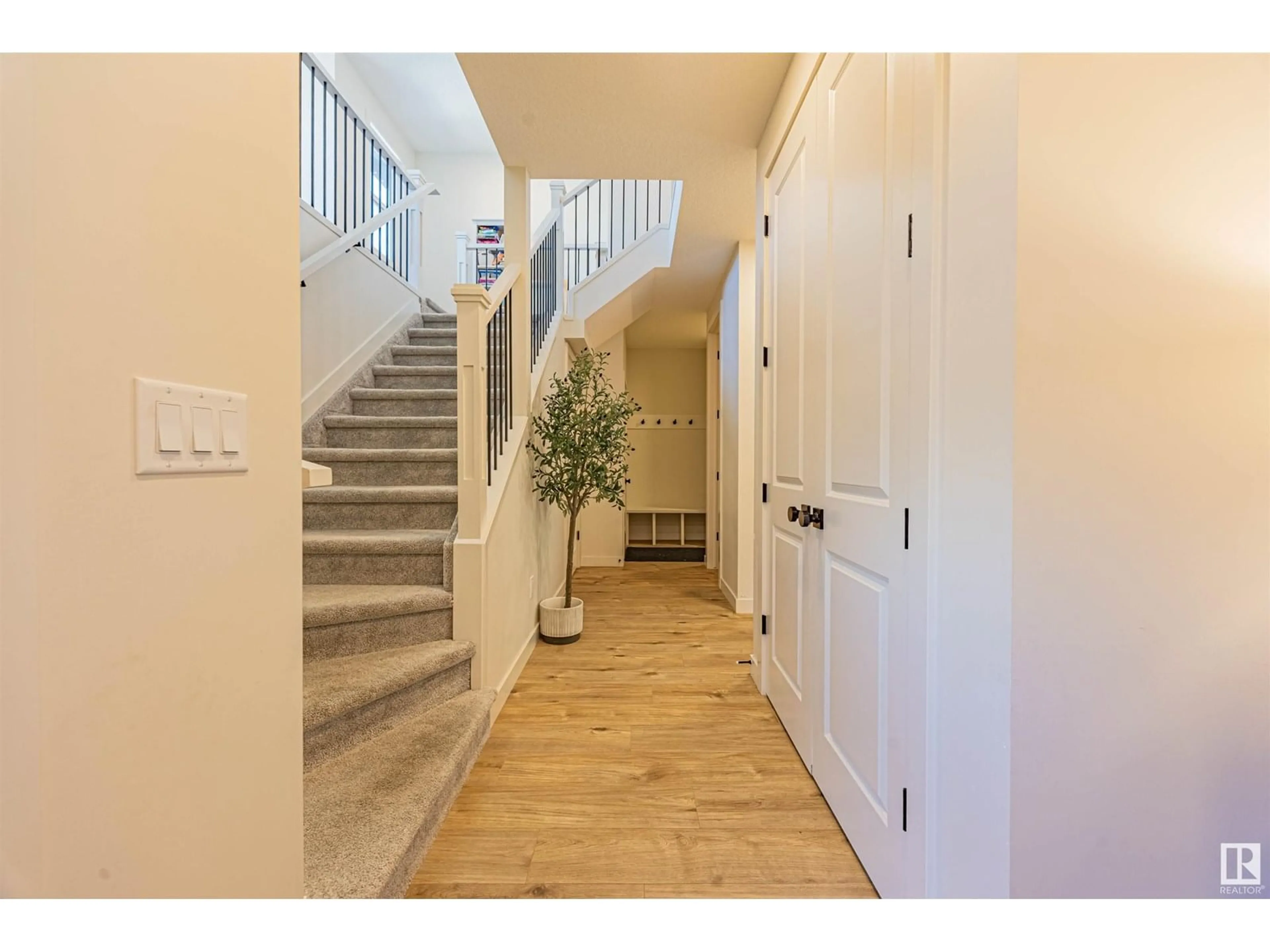 Indoor entryway for 47 BRUNSWYCK CR, Spruce Grove Alberta T7X0Z1