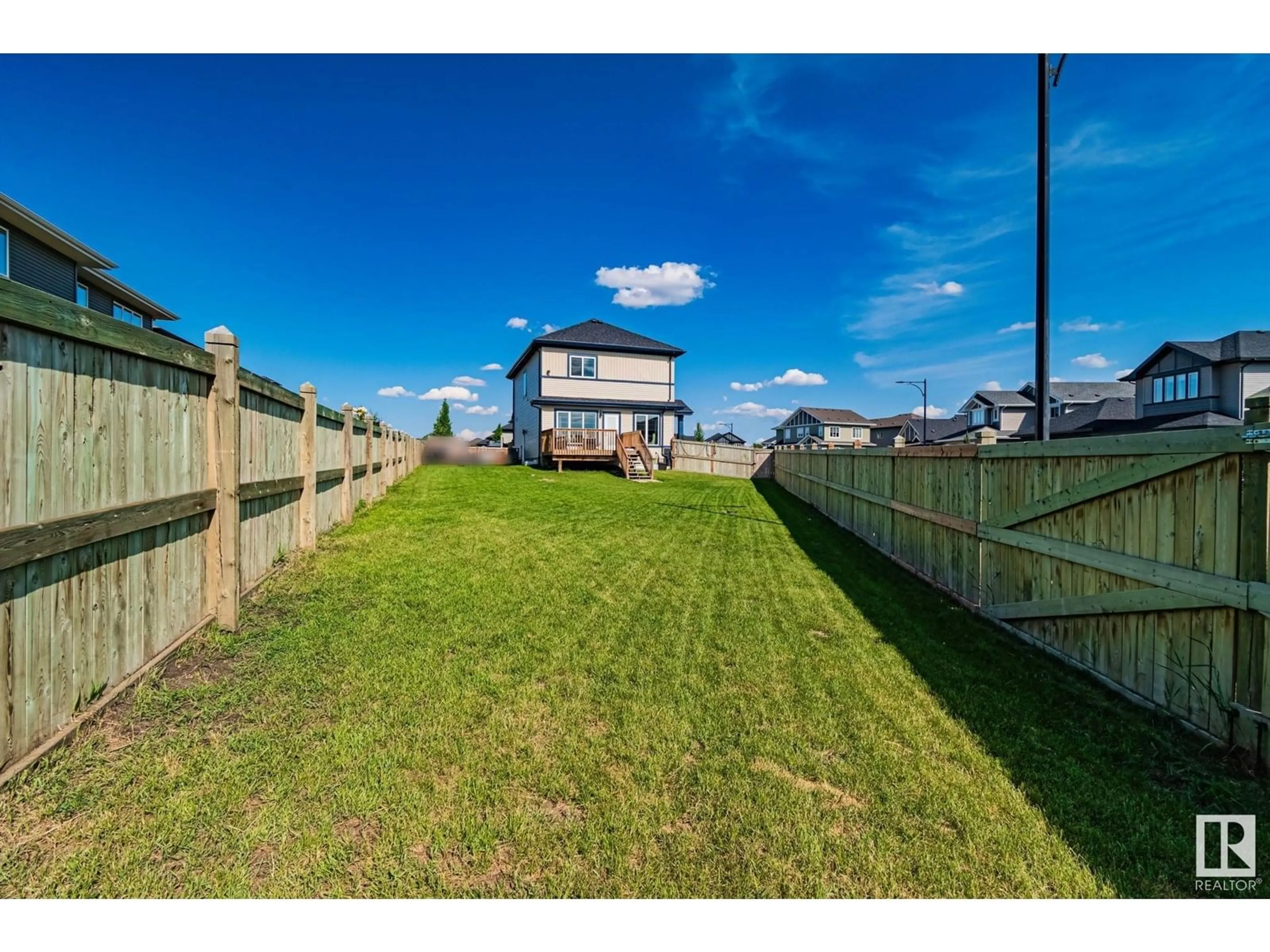A pic from outside/outdoor area/front of a property/back of a property/a pic from drone, unknown for 568 MERLIN LANDING LD, Edmonton Alberta T5S0L9