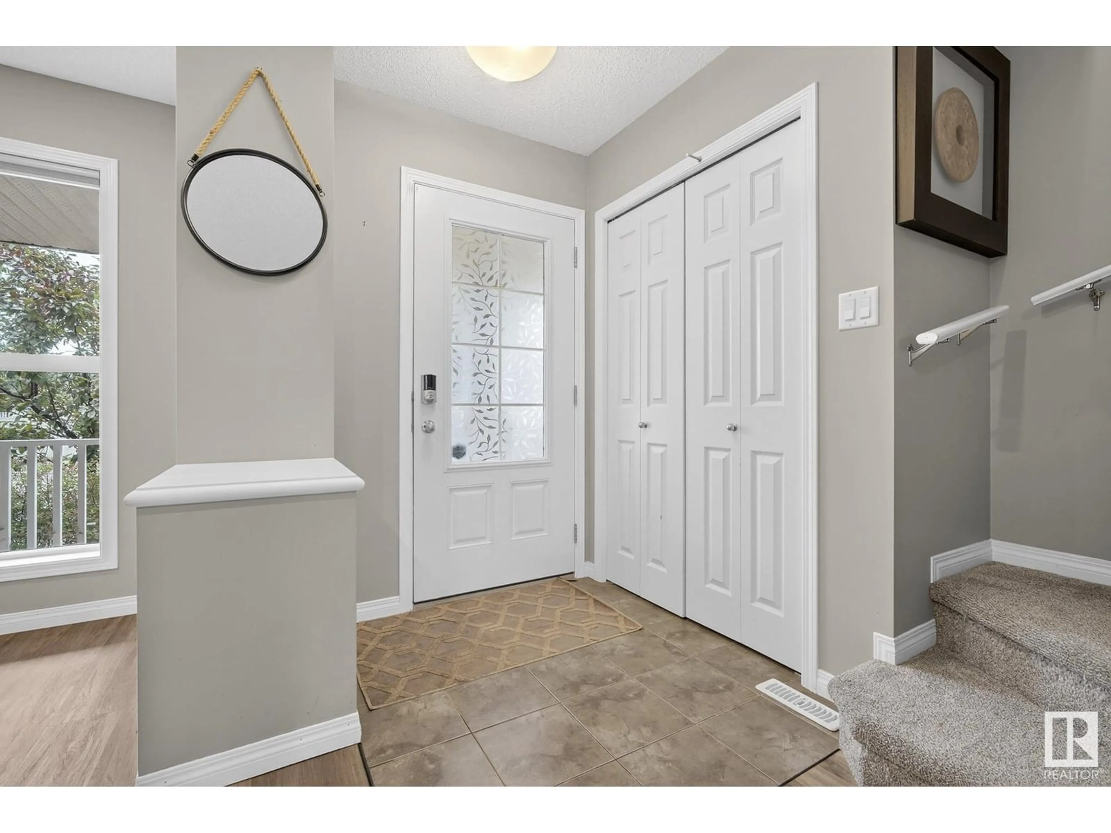 Indoor entryway for 4113 ORCHARDS DR, Edmonton Alberta T6X0X8