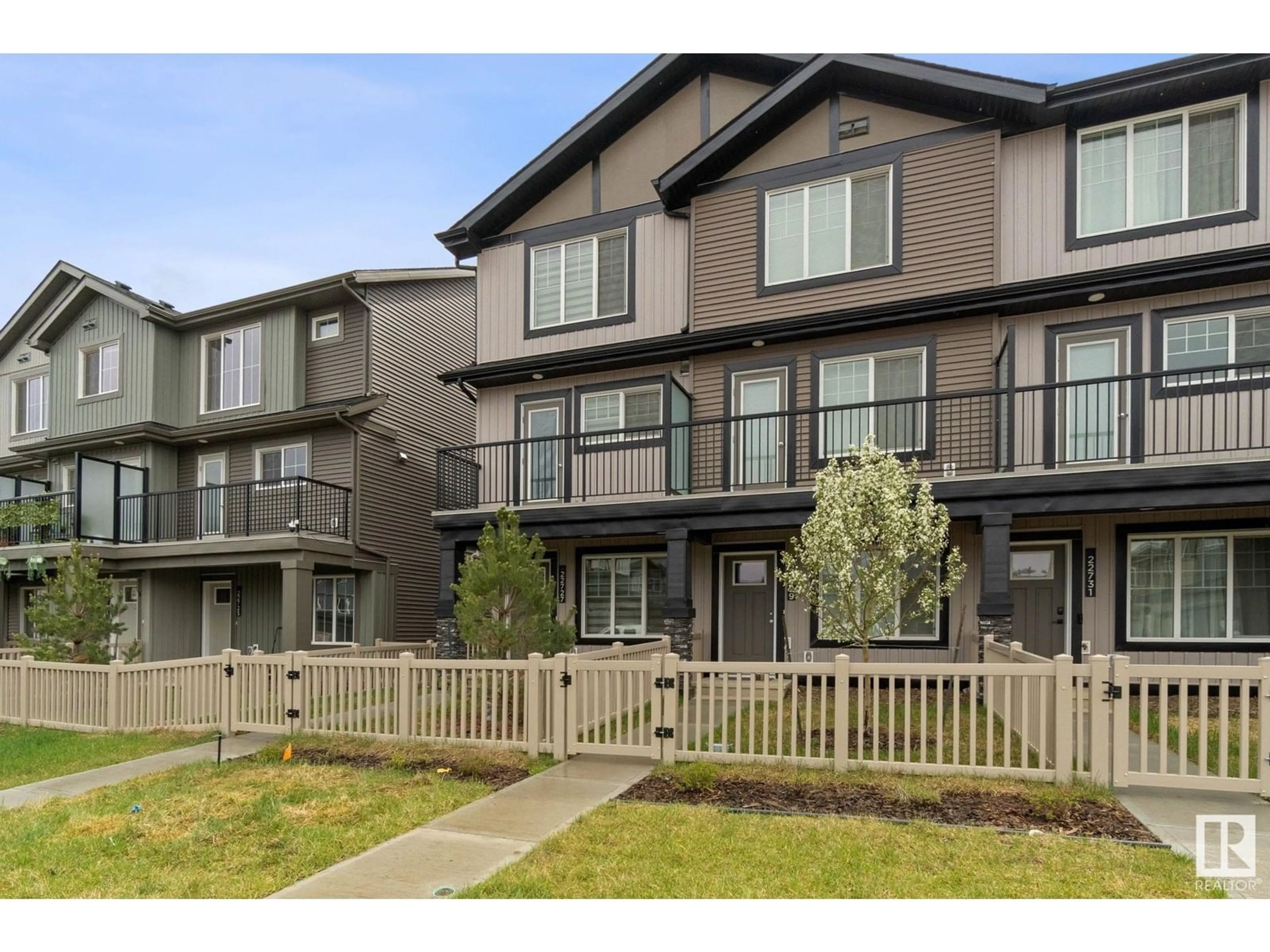 A pic from outside/outdoor area/front of a property/back of a property/a pic from drone, unknown for 22727 84 AV, Edmonton Alberta T5T4B4