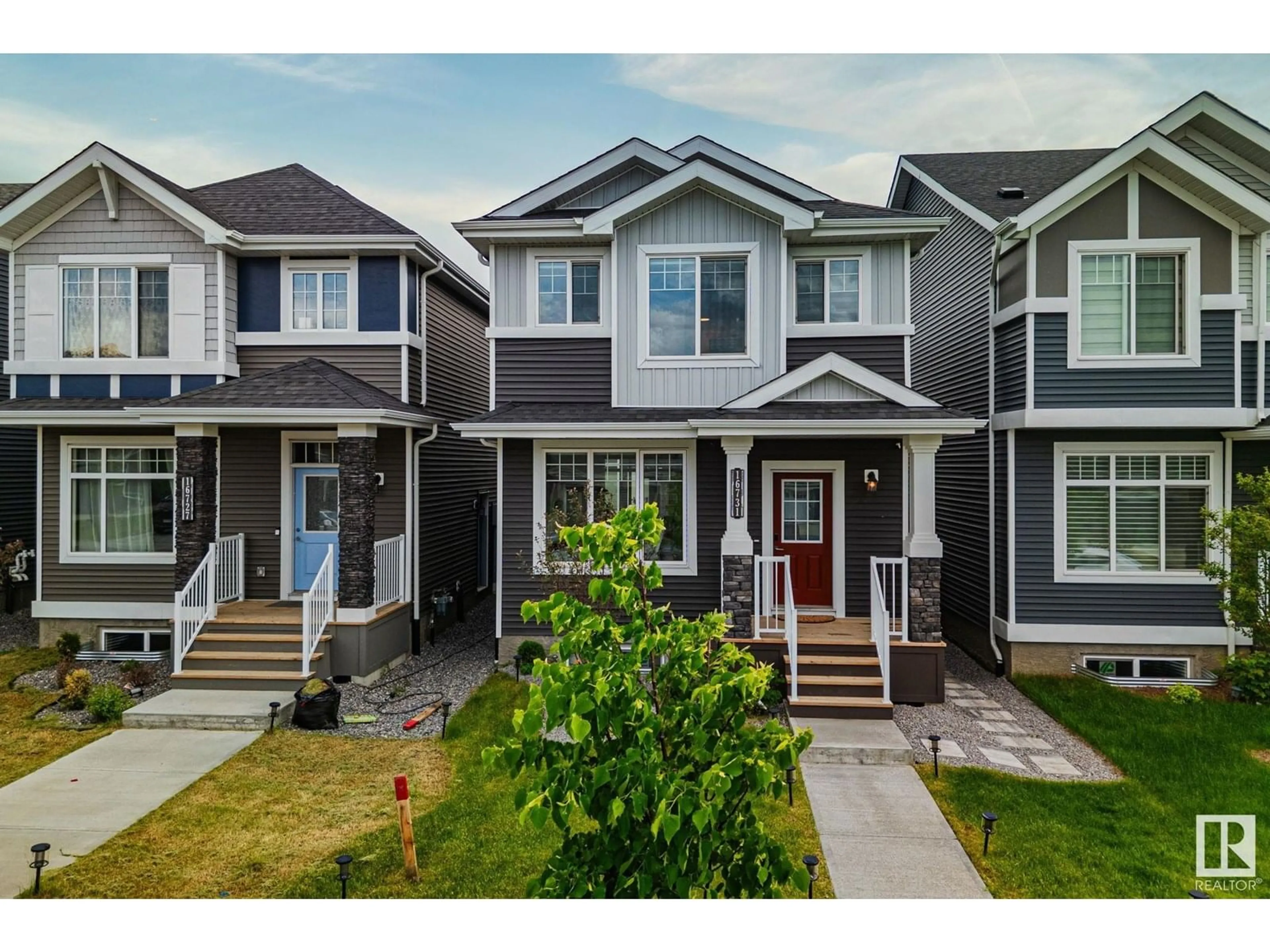 Home with vinyl exterior material, street for SW - 16731 30 AV, Edmonton Alberta T6W5A3