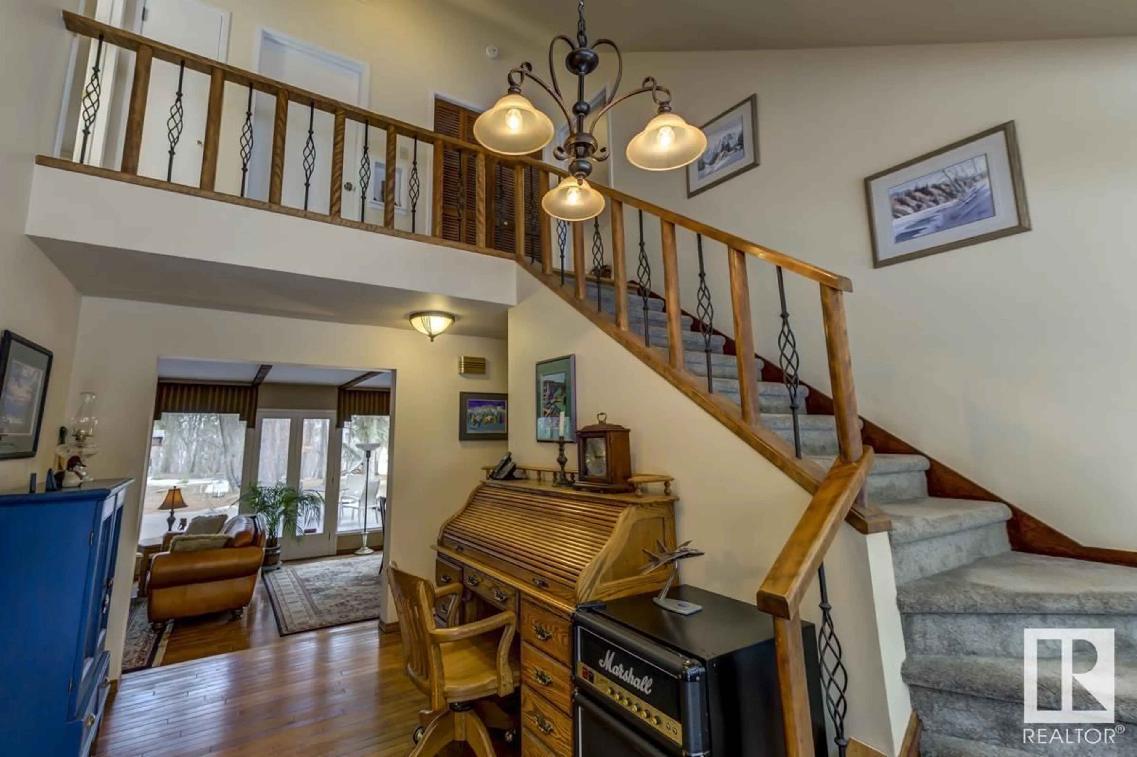 Indoor foyer for 14 WEDGEWOOD CR, Edmonton Alberta T6M2N4