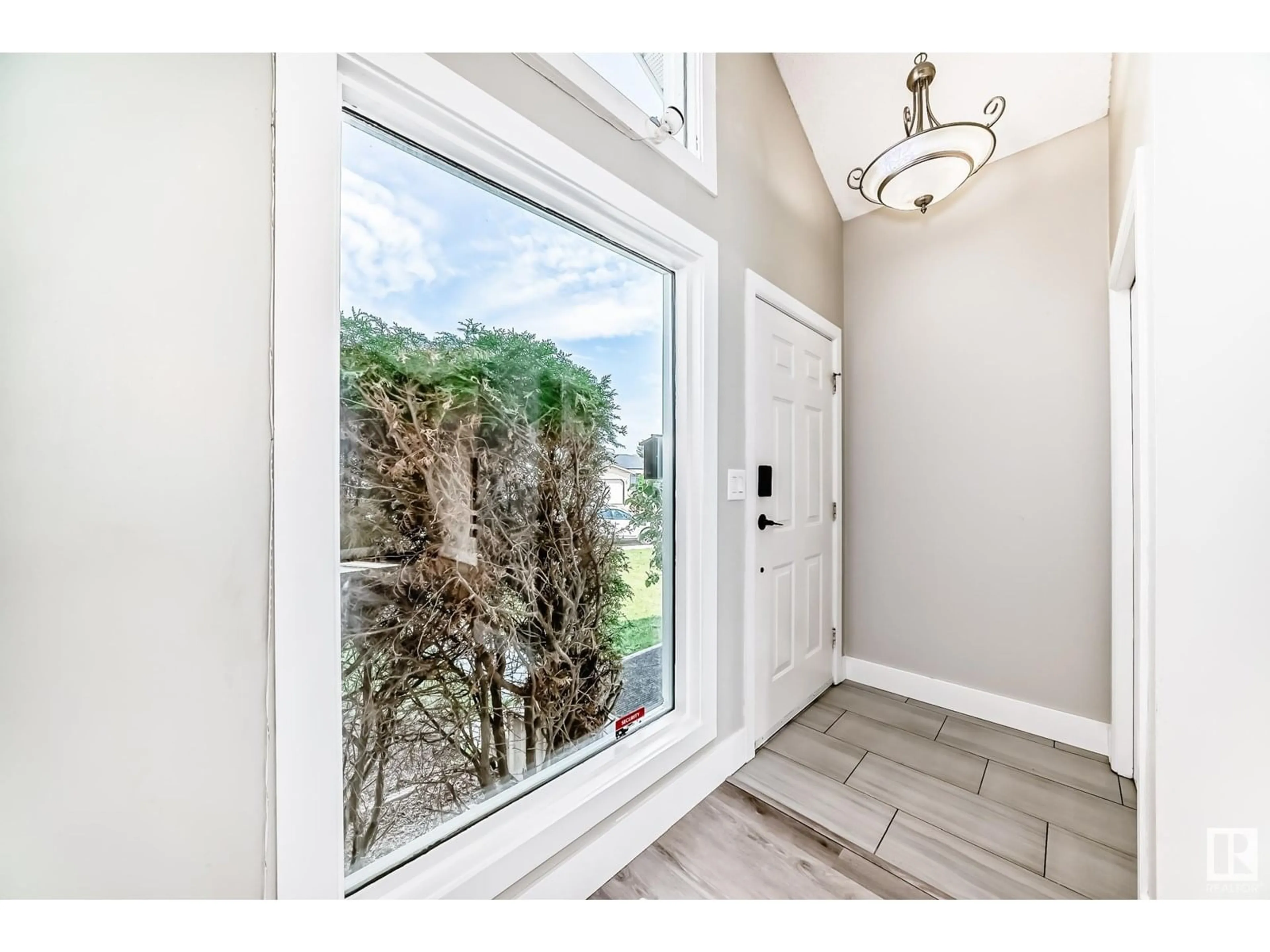 Indoor entryway for NW - 14513 37 ST, Edmonton Alberta T5Y2K8