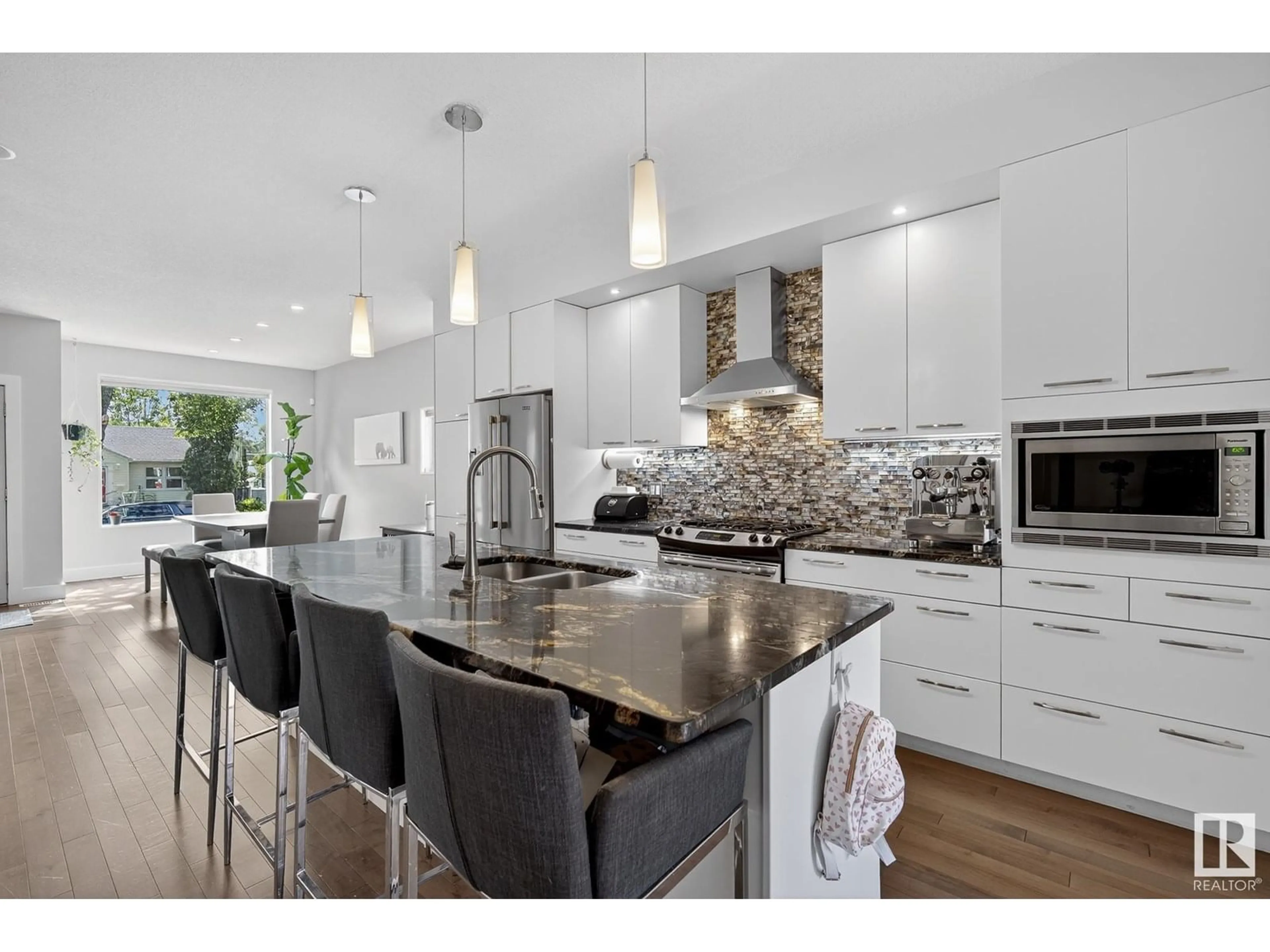 Contemporary kitchen, unknown for NW - 10462 144 ST, Edmonton Alberta T5N2V4