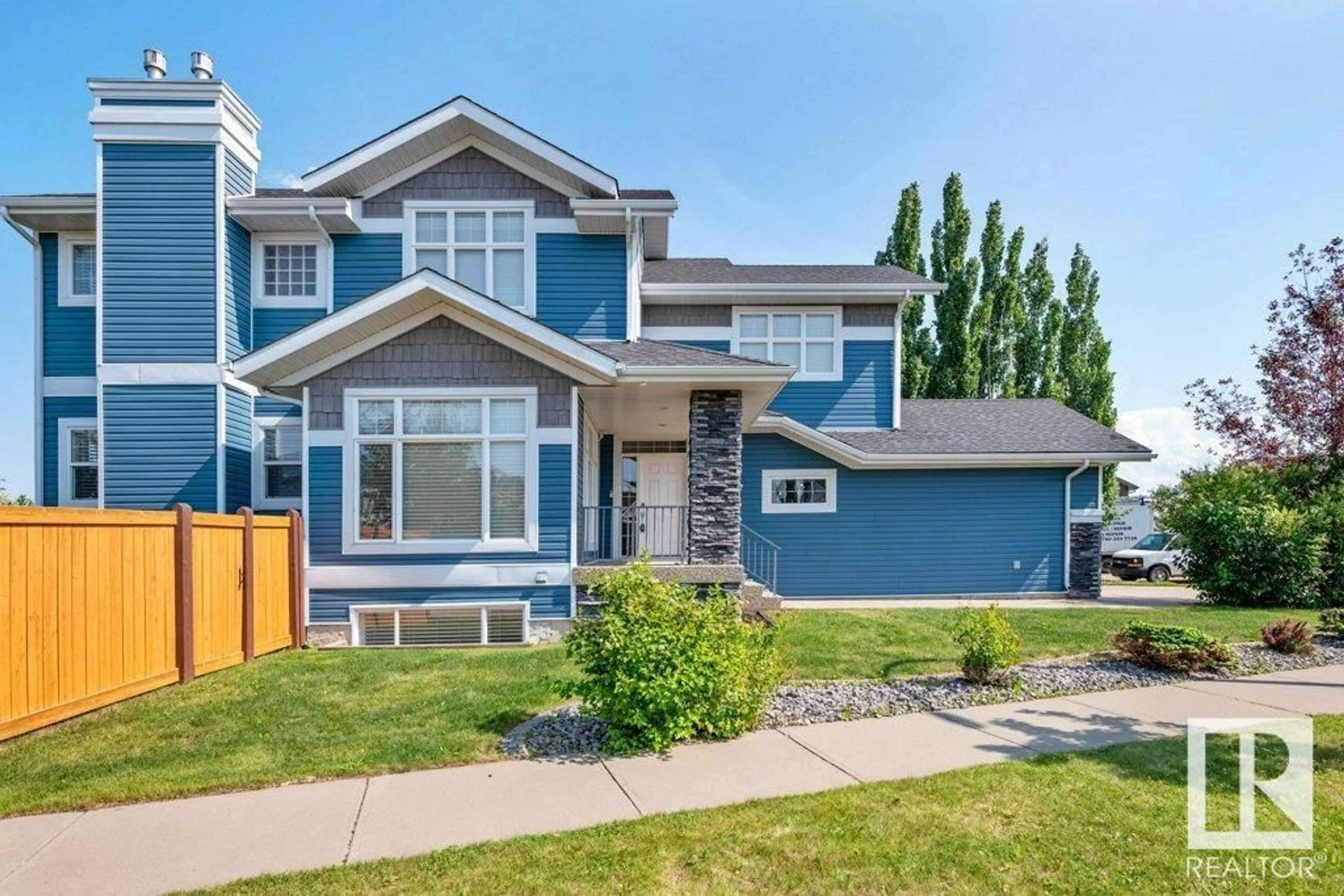 Home with vinyl exterior material, street for 28 NICOLET CT, St. Albert Alberta T8N7E7
