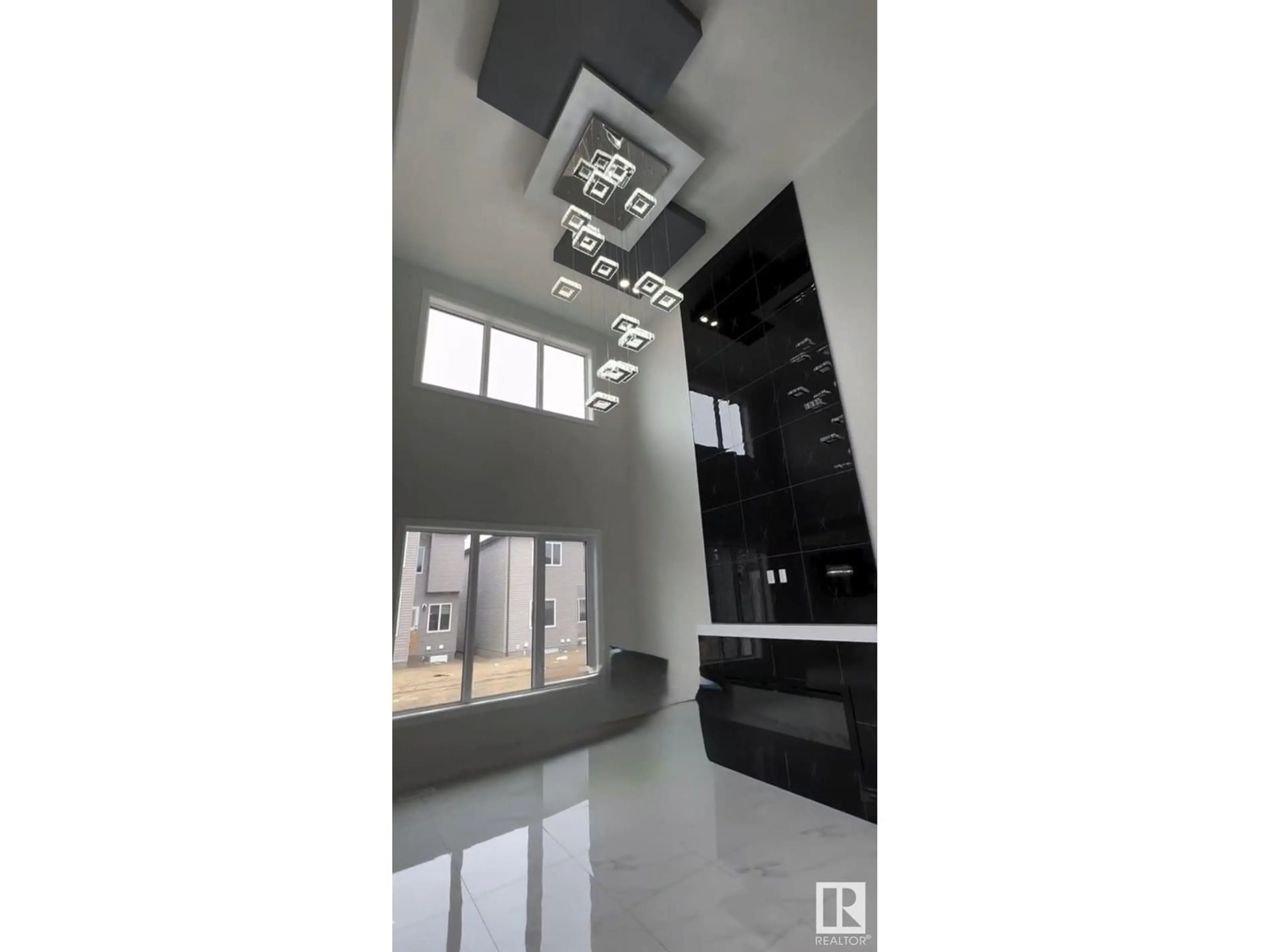 Indoor foyer for 26 NORWYCK WAY, Spruce Grove Alberta T7X1Y1