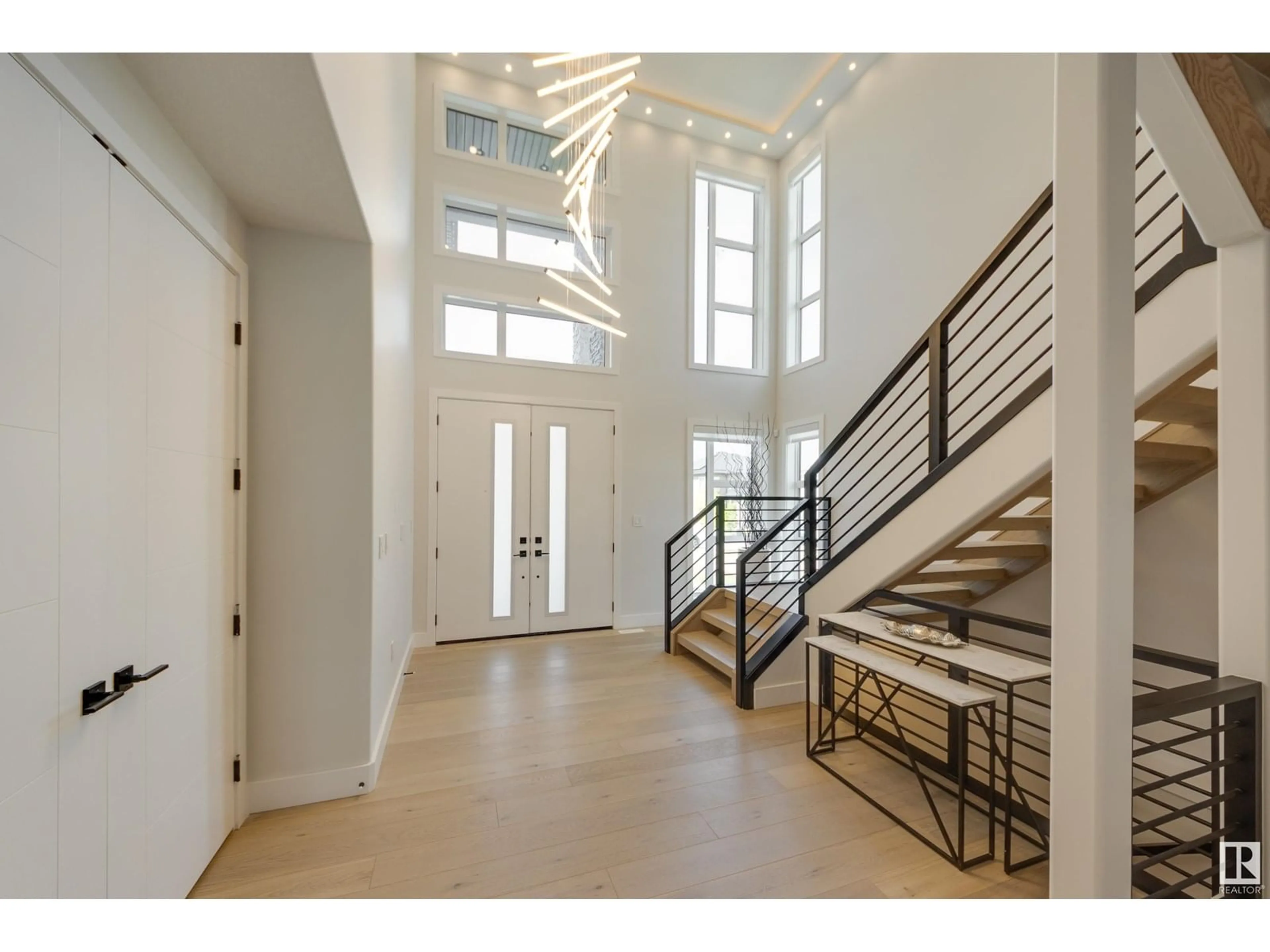 Indoor foyer for 4111 WHISPERING RIVER DR, Edmonton Alberta T6W2E1