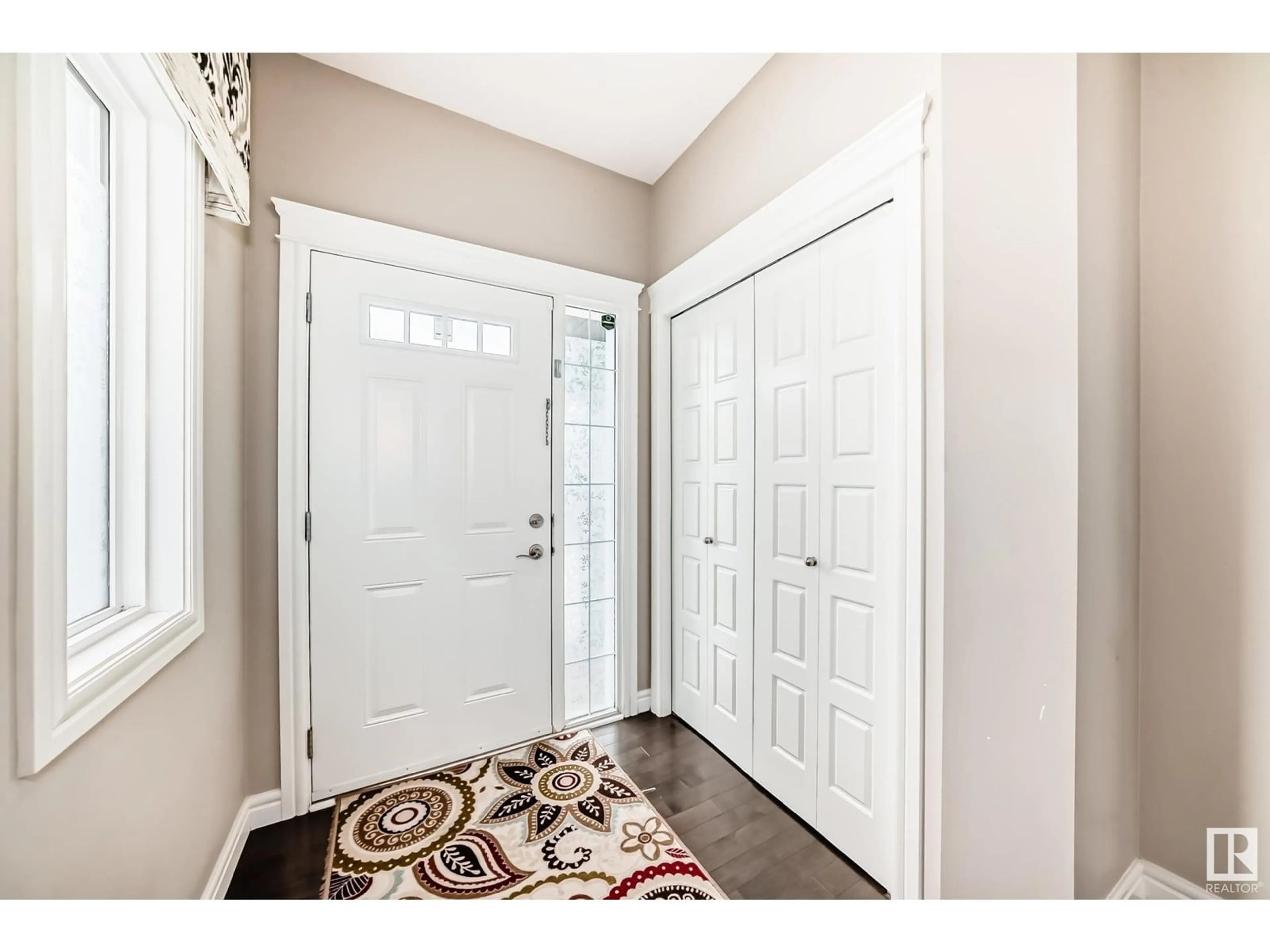 Indoor entryway for 1453 33A ST, Edmonton Alberta T6T0V3