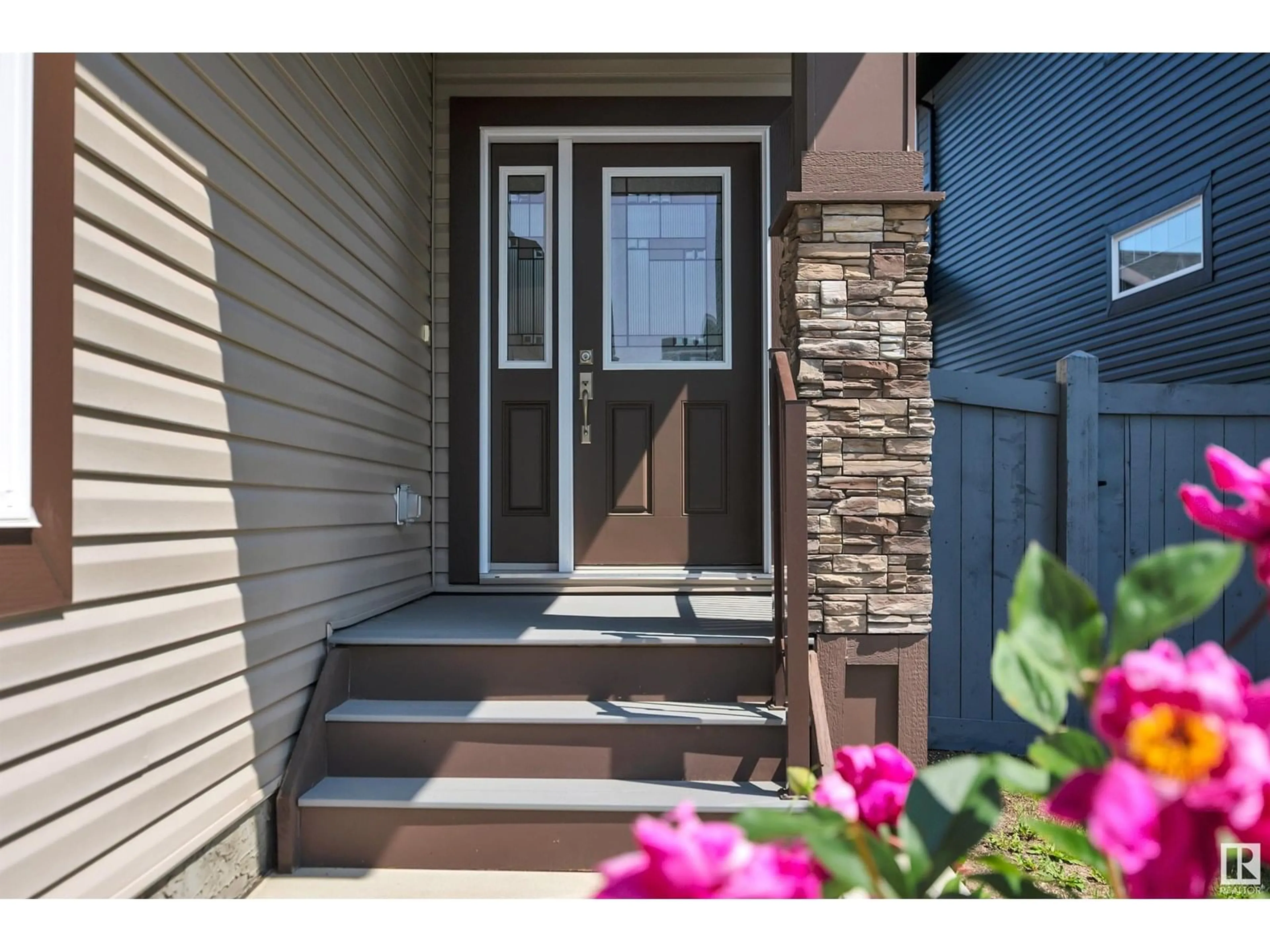 Indoor entryway for 5756 GREENOUGH LANDING LD, Edmonton Alberta T5T7J7