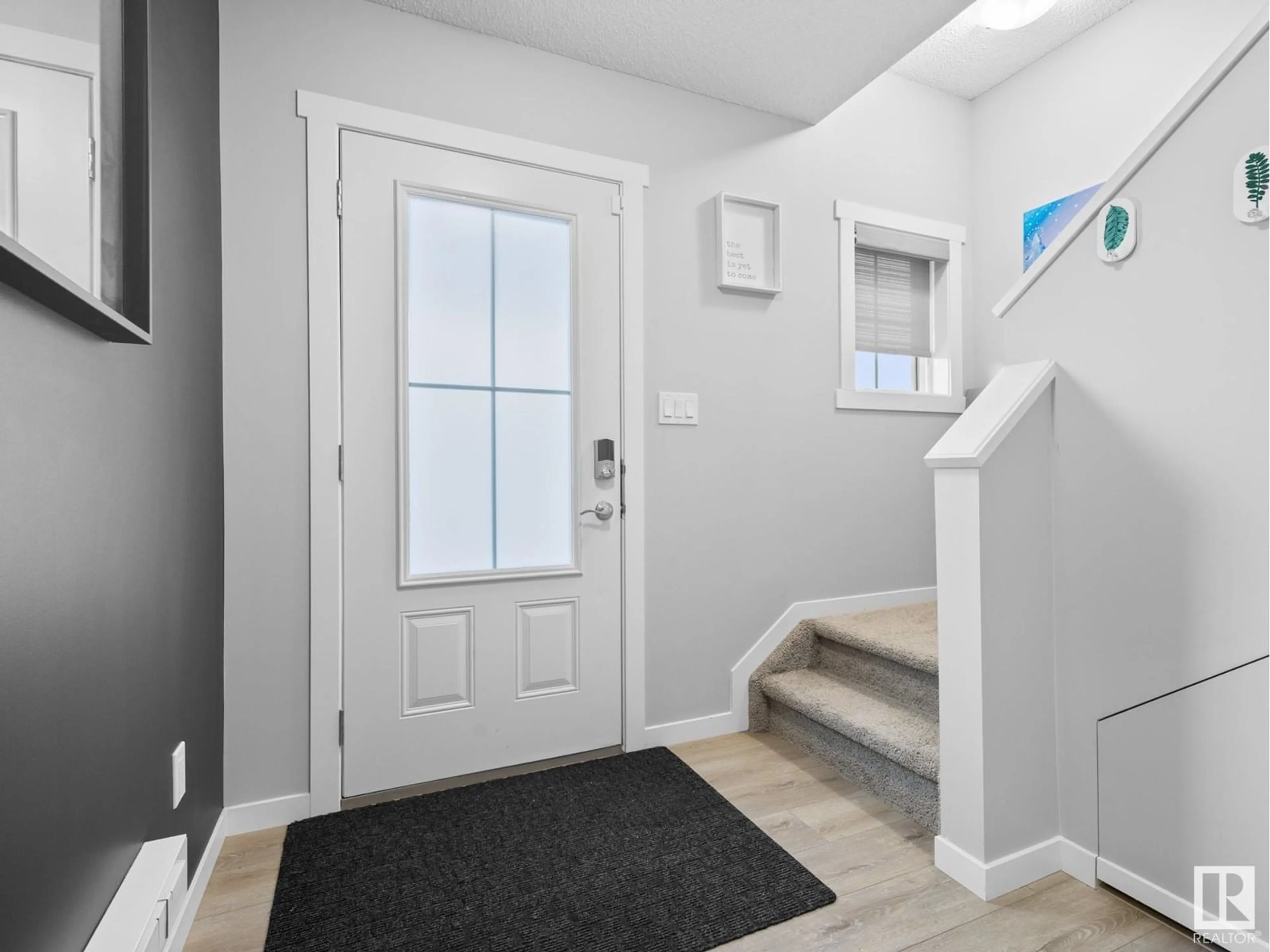 Indoor entryway for 1081 CY BECKER RD, Edmonton Alberta T5Y4B7
