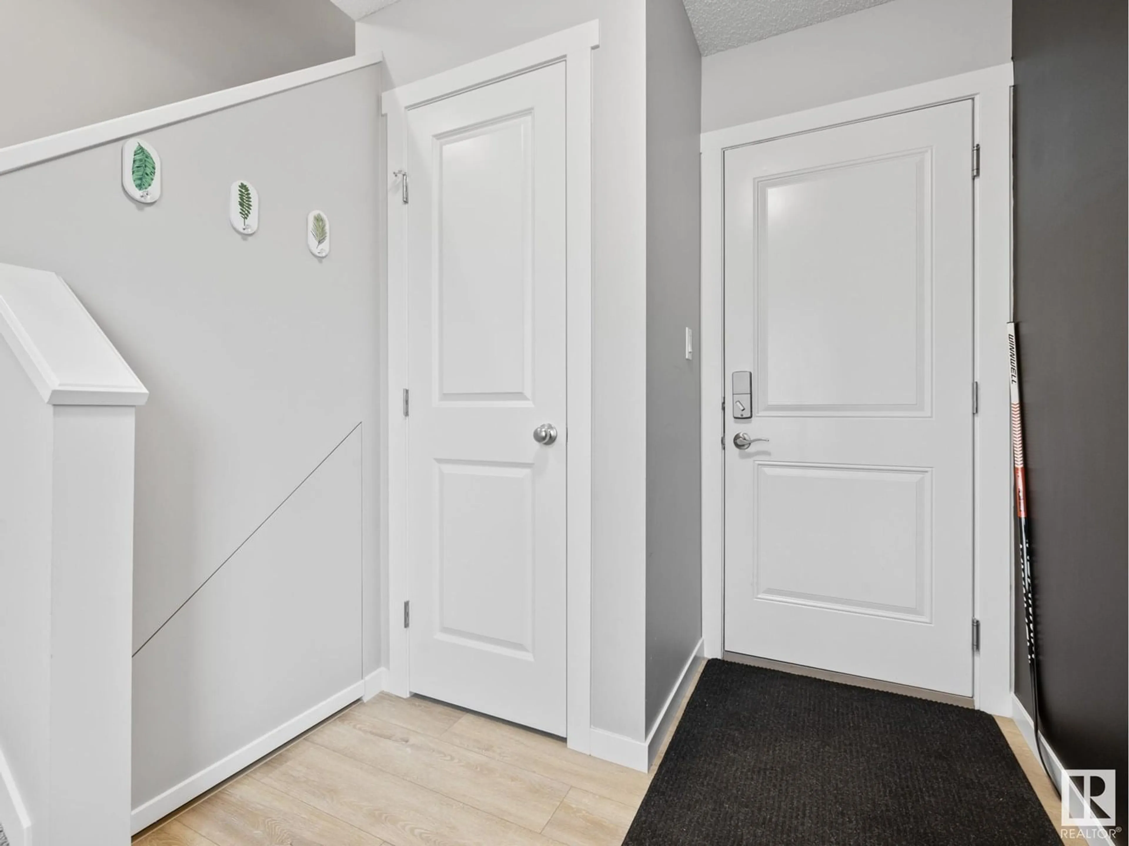 Indoor entryway for 1081 CY BECKER RD, Edmonton Alberta T5Y4B7