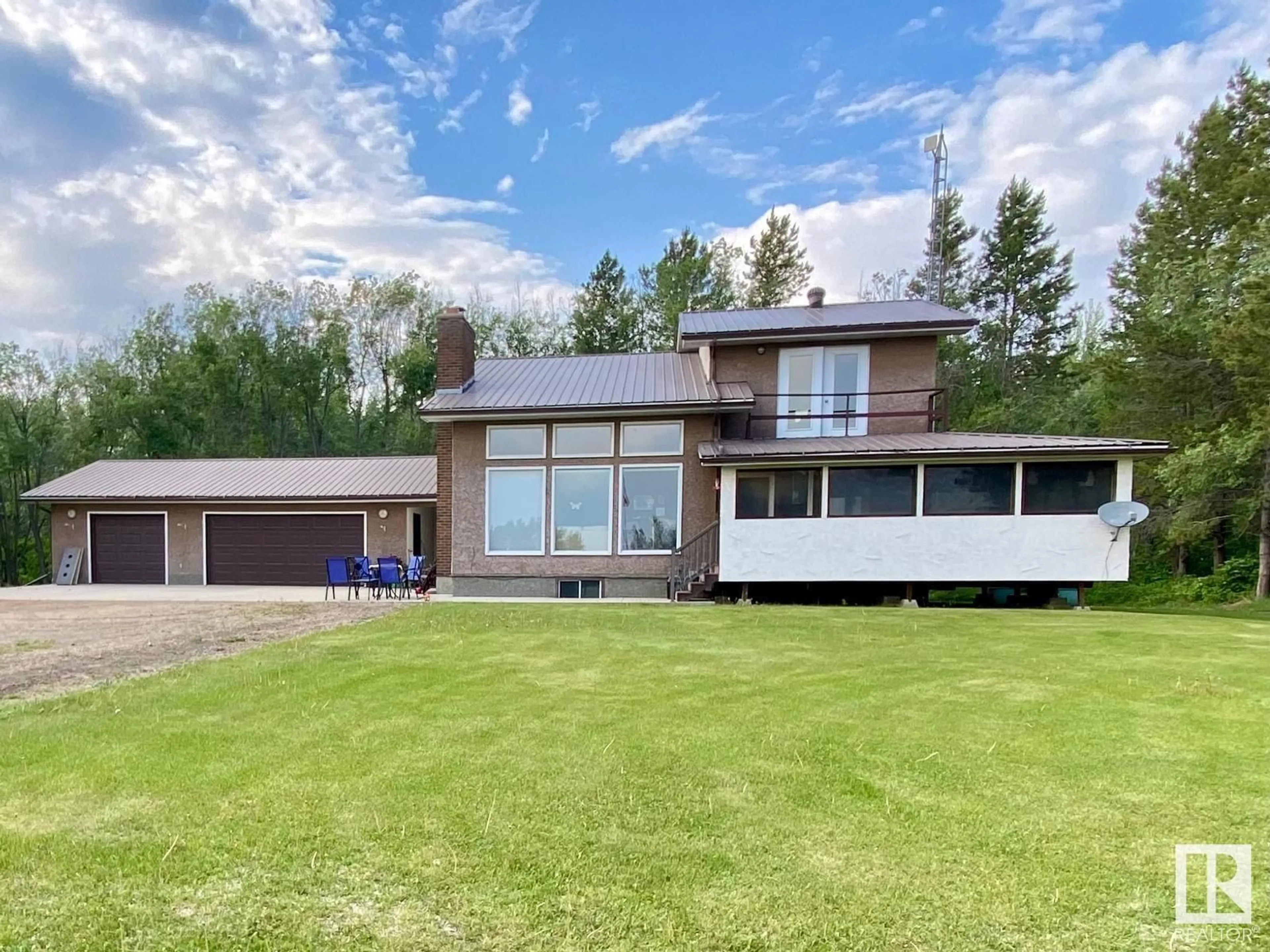 Home with vinyl exterior material, unknown for 60105 RANGE ROAD 30, Rural Barrhead County Alberta T0G0G0