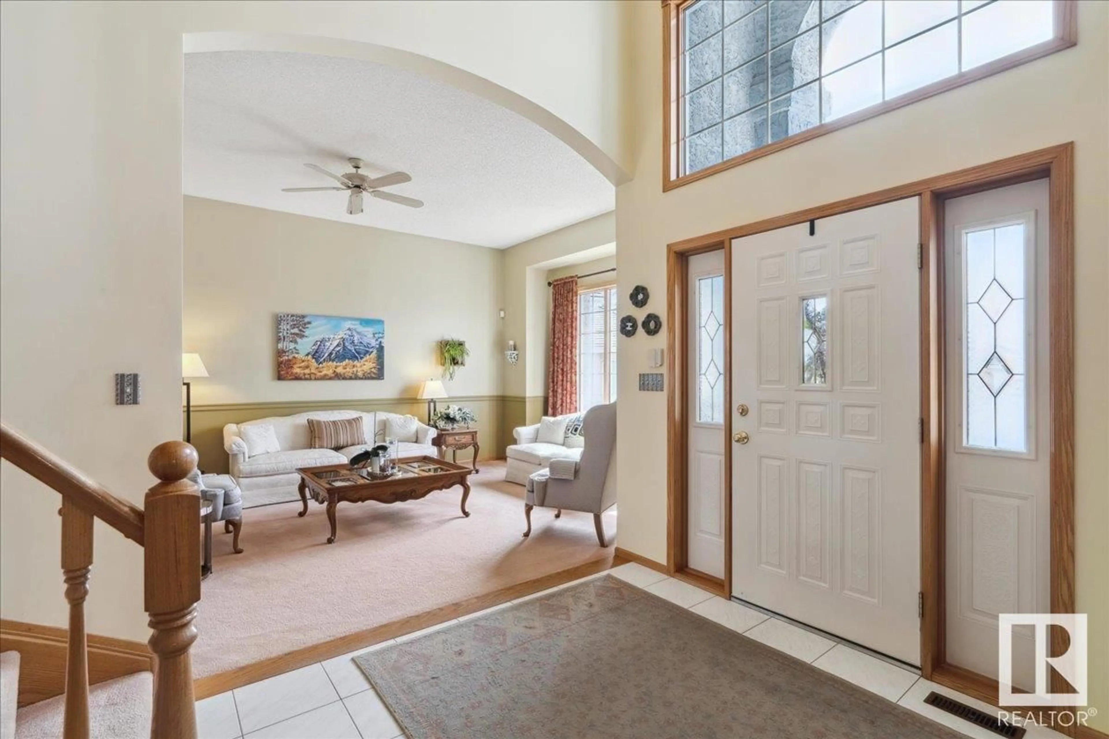 Indoor entryway for 121 WEAVER DR, Edmonton Alberta T6M2J3