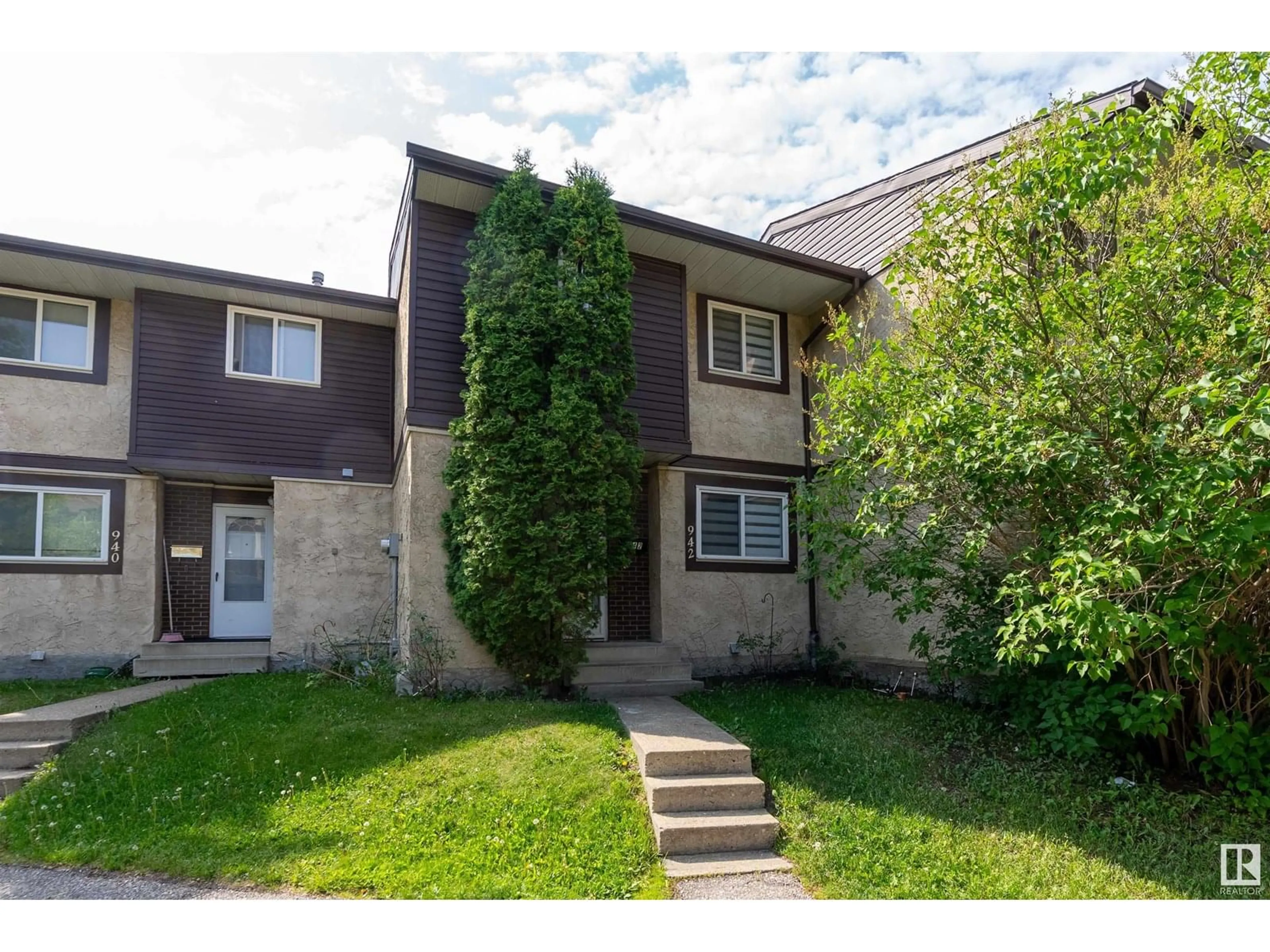 Unknown for 942 LAKEWOOD ROAD, Edmonton Alberta T6K3X1