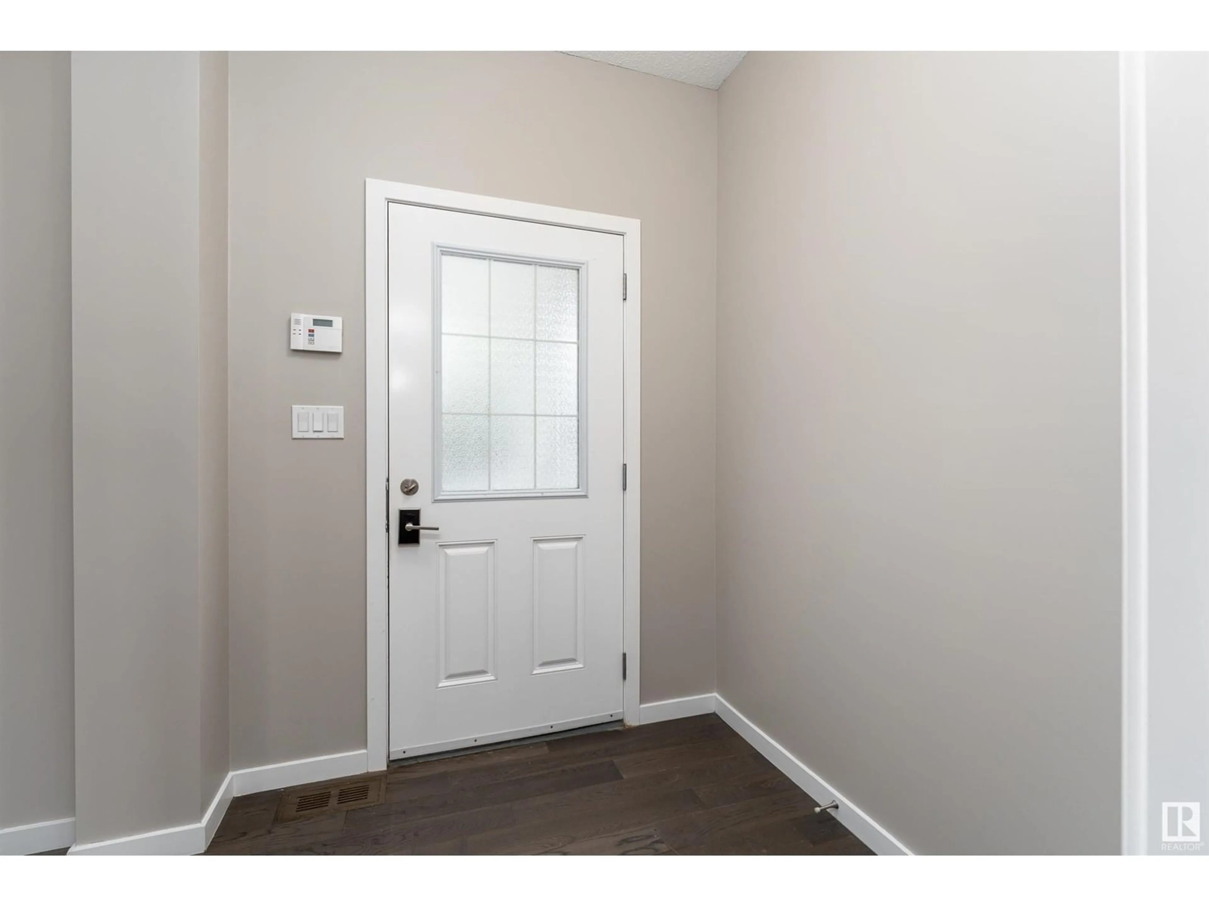 Indoor entryway for SW - 2128 74 ST, Edmonton Alberta T6X0L6