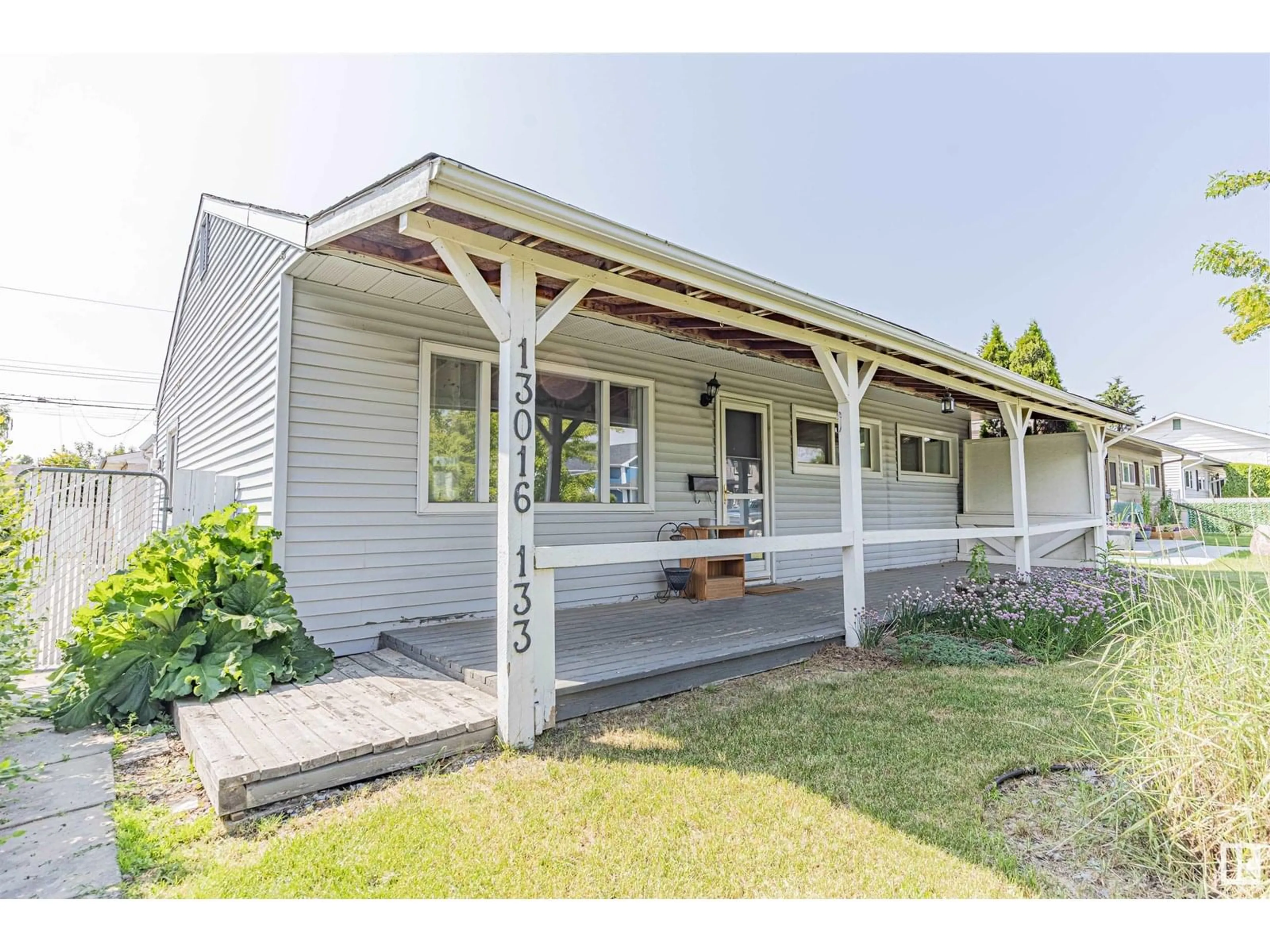 Home with vinyl exterior material, unknown for 13016 133 ST, Edmonton Alberta T5L1T1