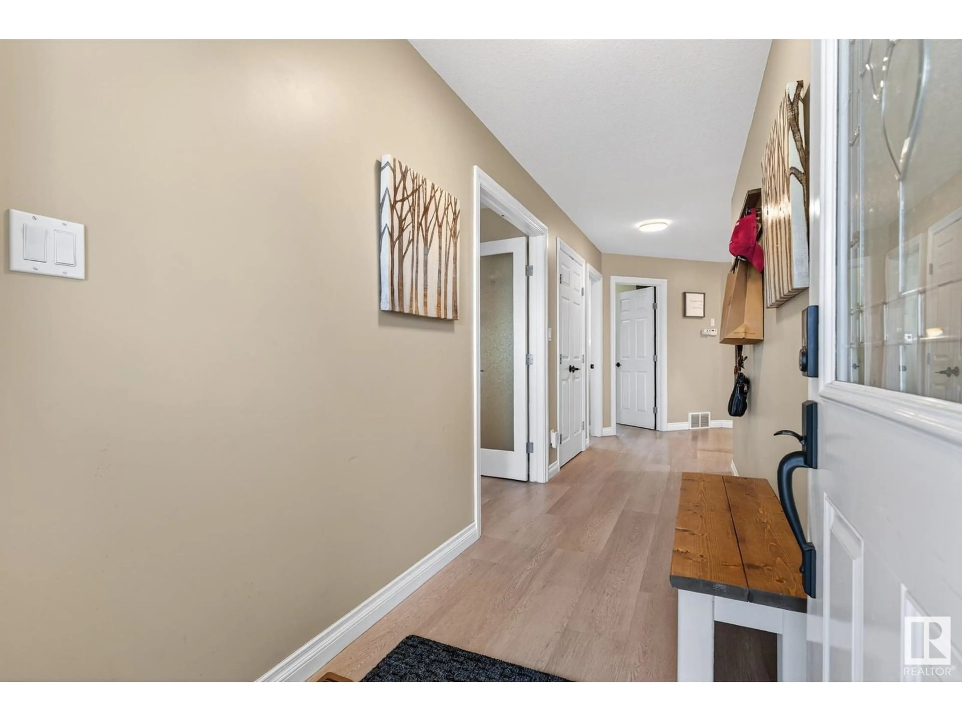 Indoor entryway for 6759 88 ST, Edmonton Alberta T6E4Y4