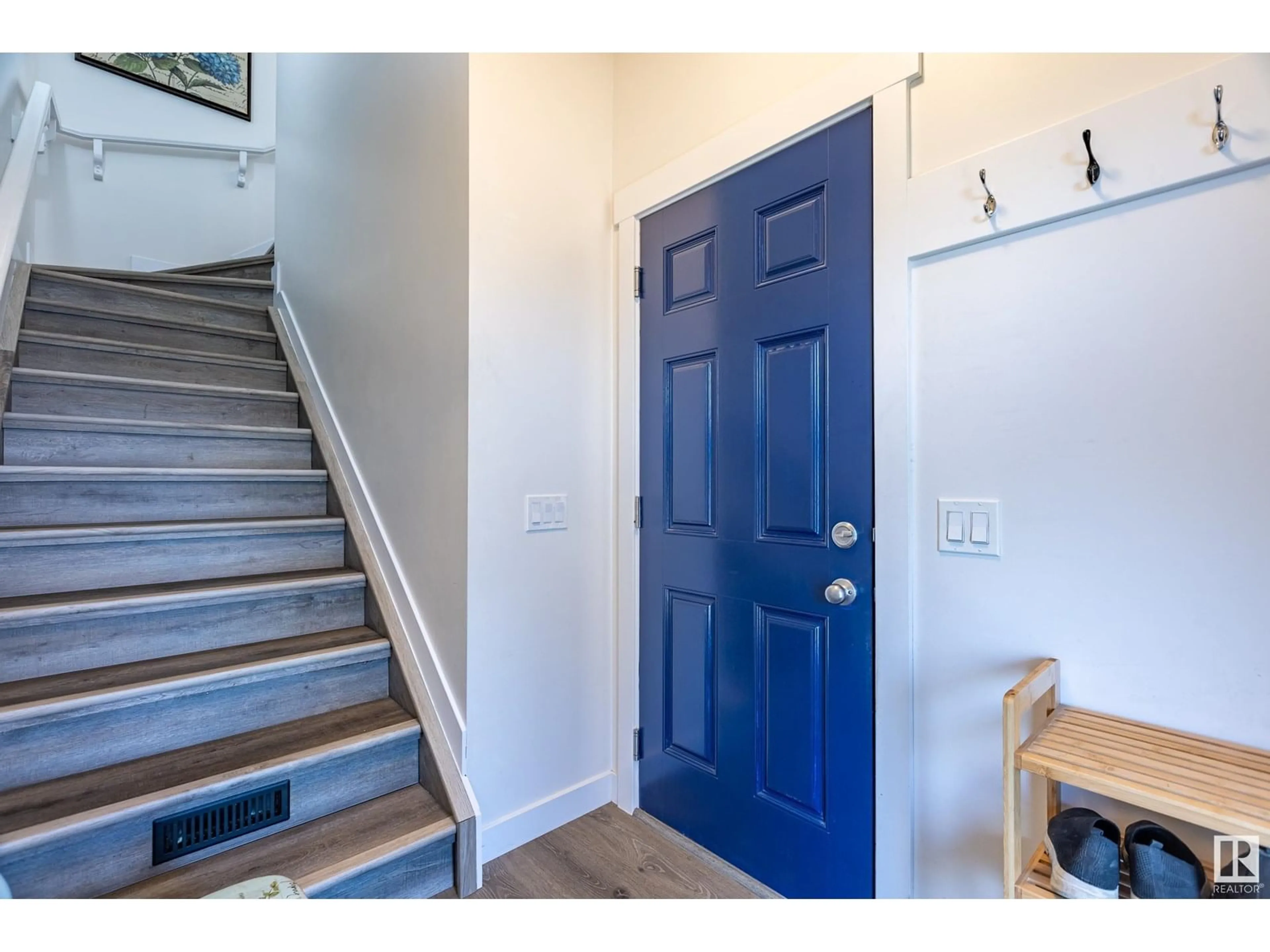Indoor entryway for 51 JOYAL WY, St. Albert Alberta T8N7V6