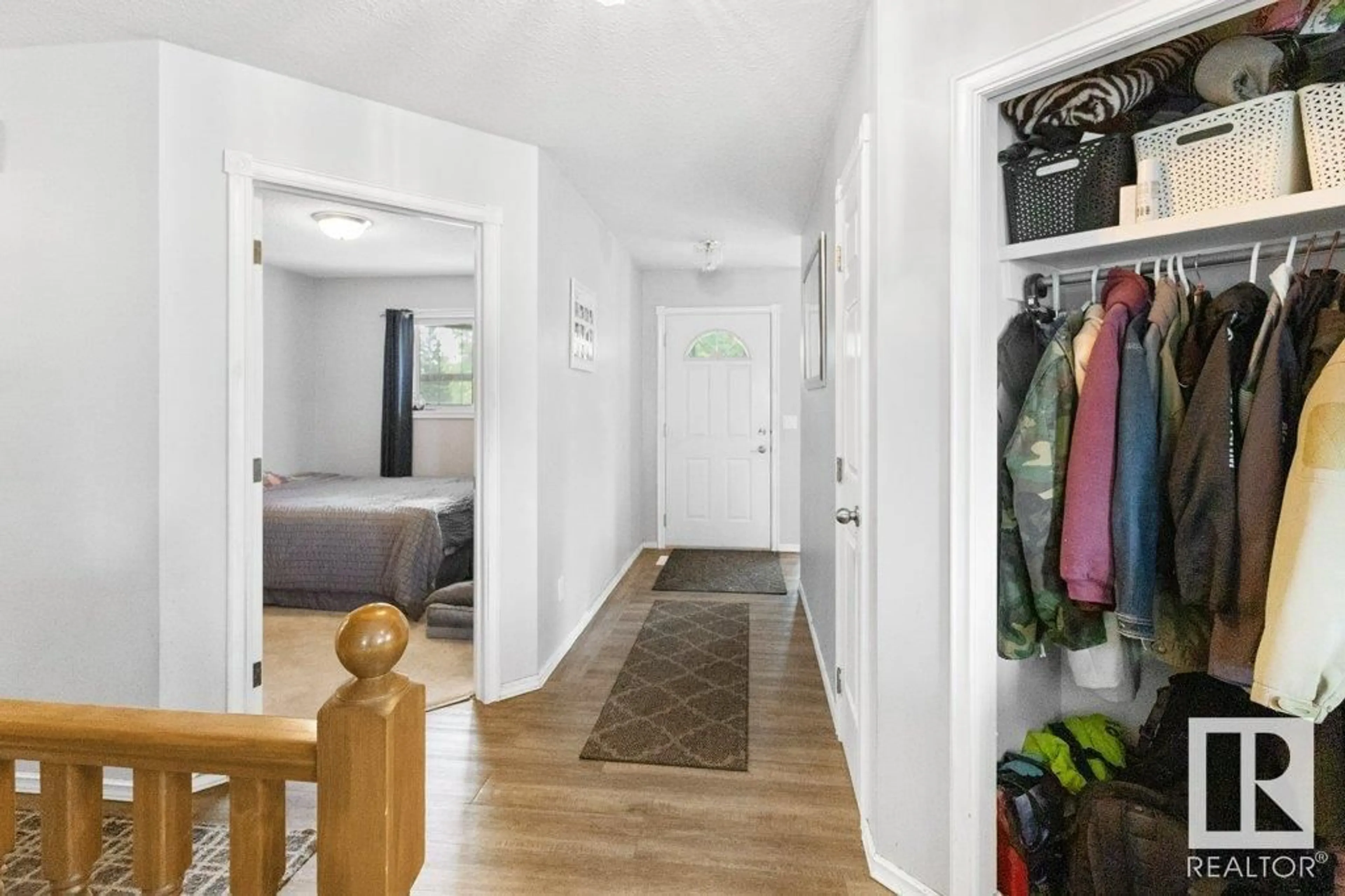 Indoor entryway for 51052 RGE ROAD 220, Rural Strathcona County Alberta T8E1G8
