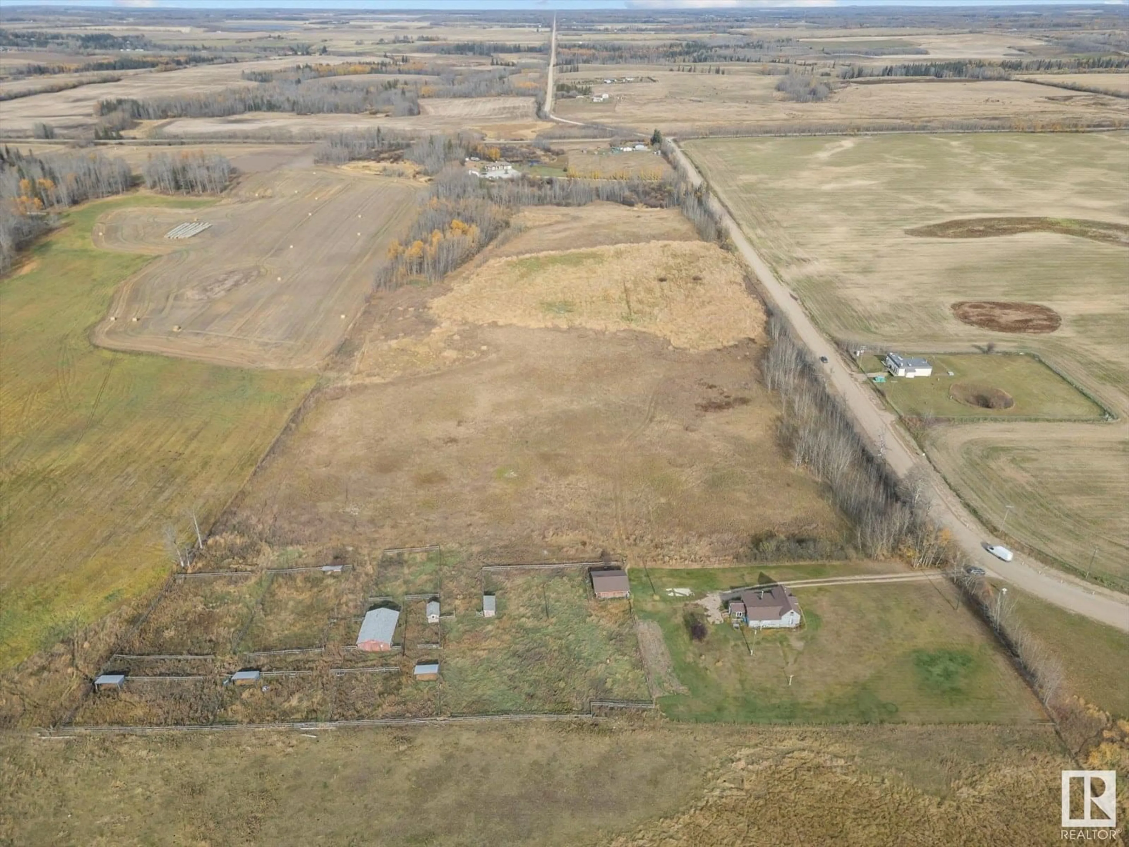 A pic from outside/outdoor area/front of a property/back of a property/a pic from drone, building for 54518 RGE ROAD 22, Rural Lac Ste. Anne County Alberta T0E1V0