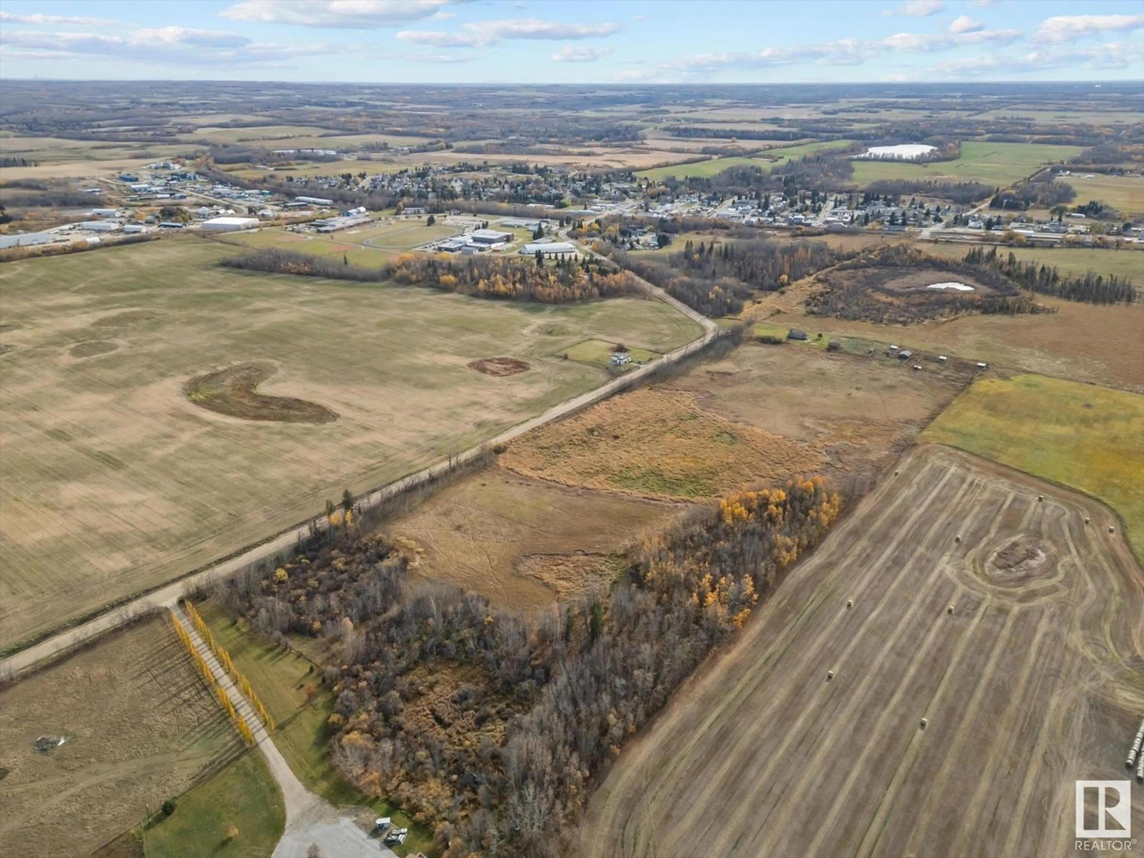 A pic from outside/outdoor area/front of a property/back of a property/a pic from drone, unknown for 54518 RGE ROAD 22, Rural Lac Ste. Anne County Alberta T0E1V0