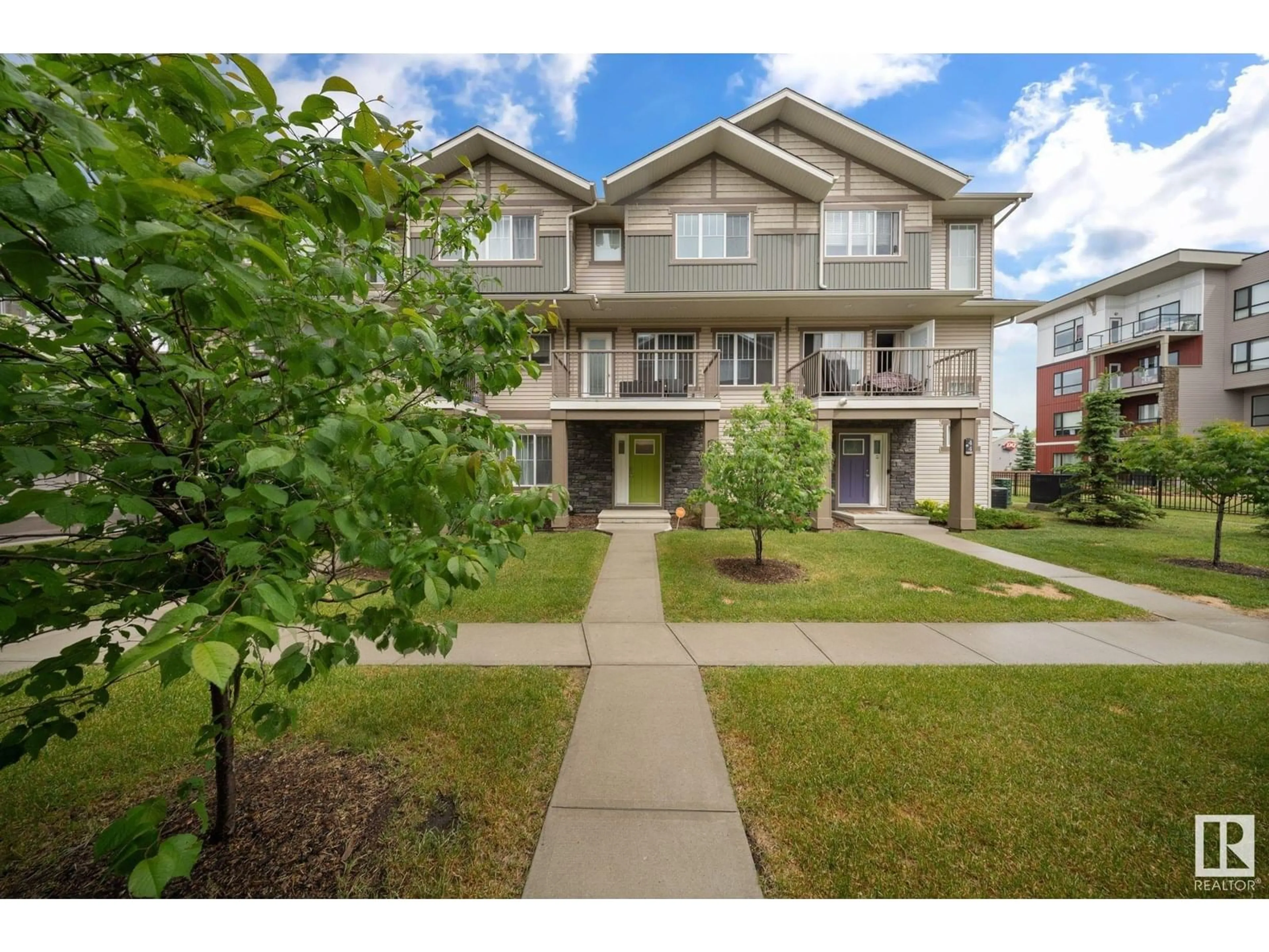 A pic from outside/outdoor area/front of a property/back of a property/a pic from drone, street for 12815 - 43 CUMBERLAND RD, Edmonton Alberta T6V0M2