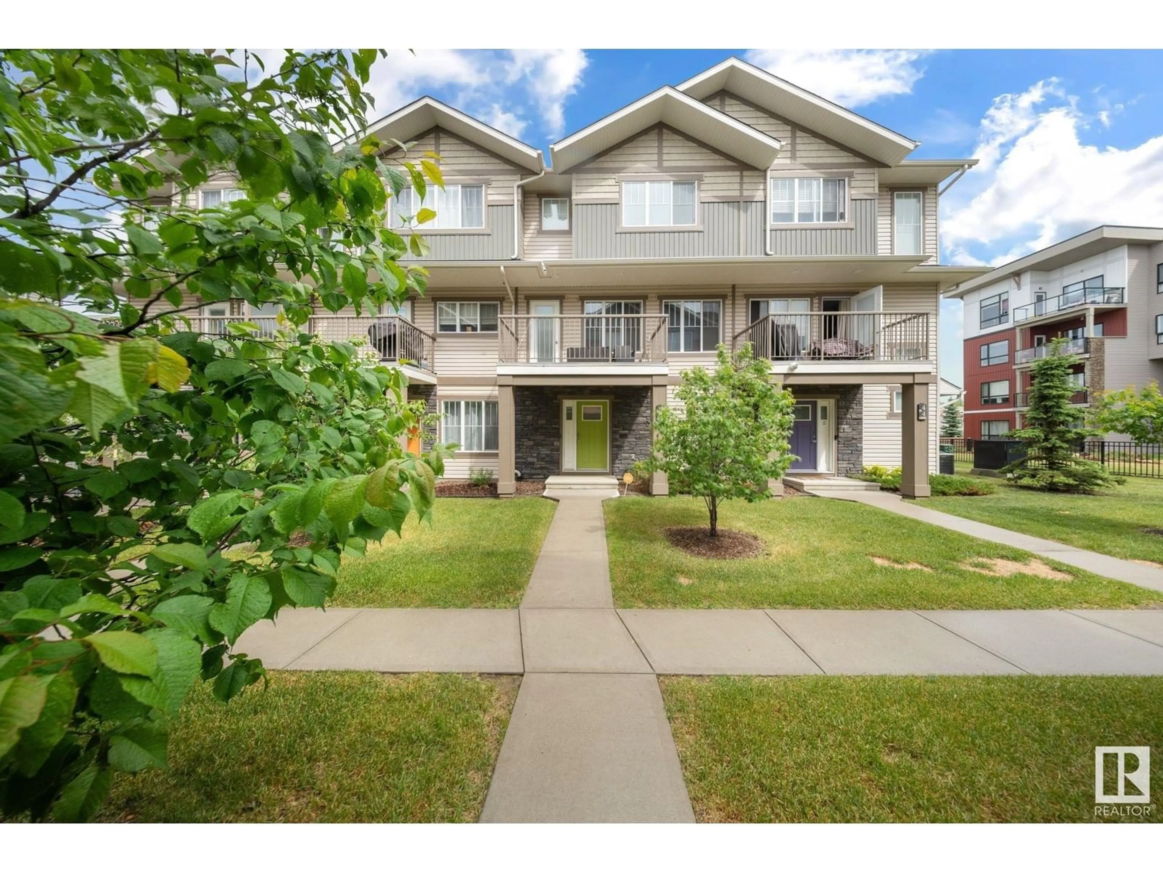 A pic from outside/outdoor area/front of a property/back of a property/a pic from drone, street for 12815 - 43 CUMBERLAND RD, Edmonton Alberta T6V0M2