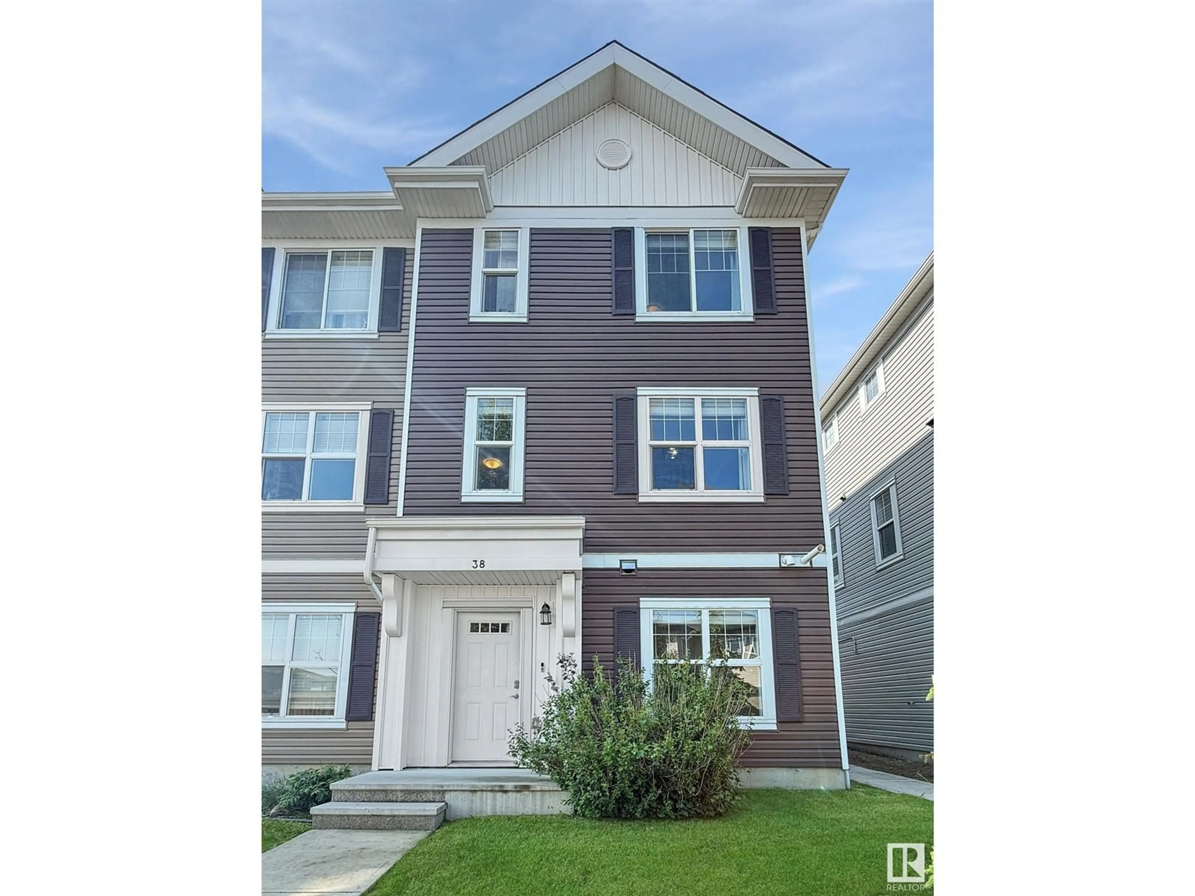 Home with vinyl exterior material, street for 903 - 38 CRYSTALLINA NERA WY, Edmonton Alberta T5Z0N6