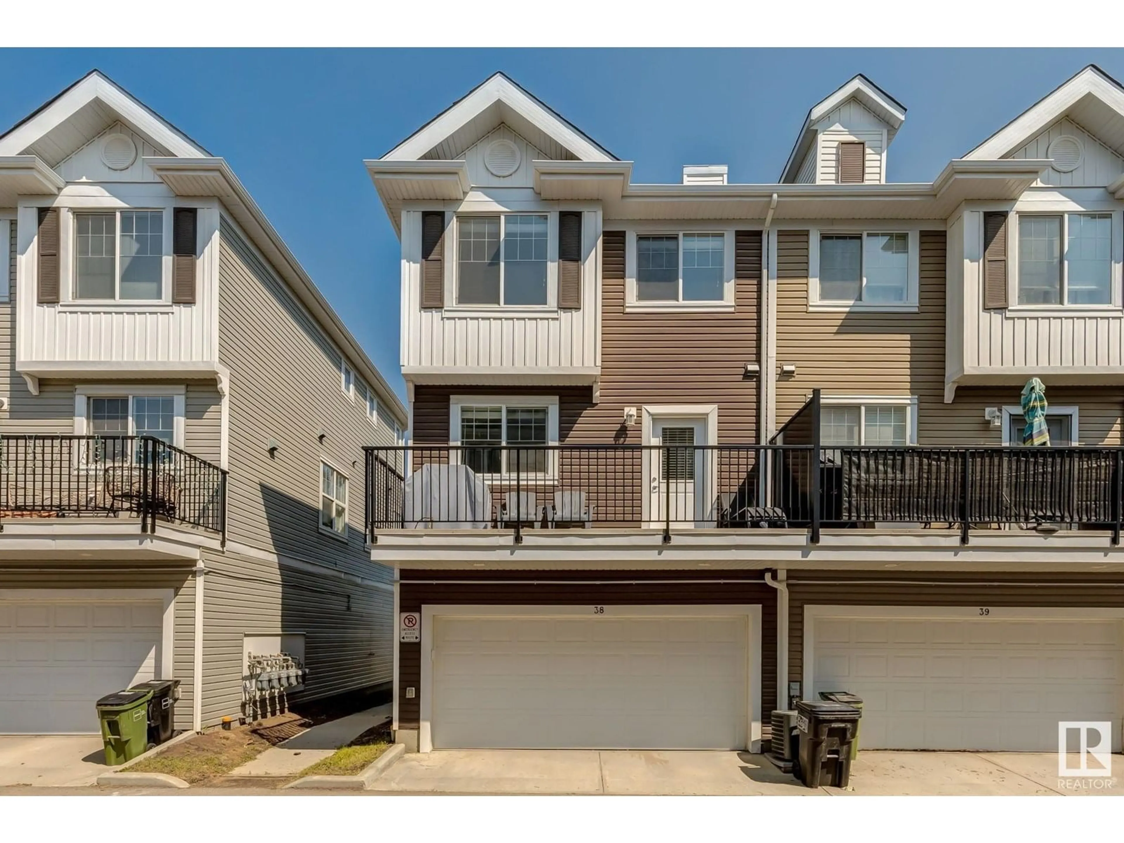 Home with vinyl exterior material, street for 903 - 38 CRYSTALLINA NERA WY, Edmonton Alberta T5Z0N6