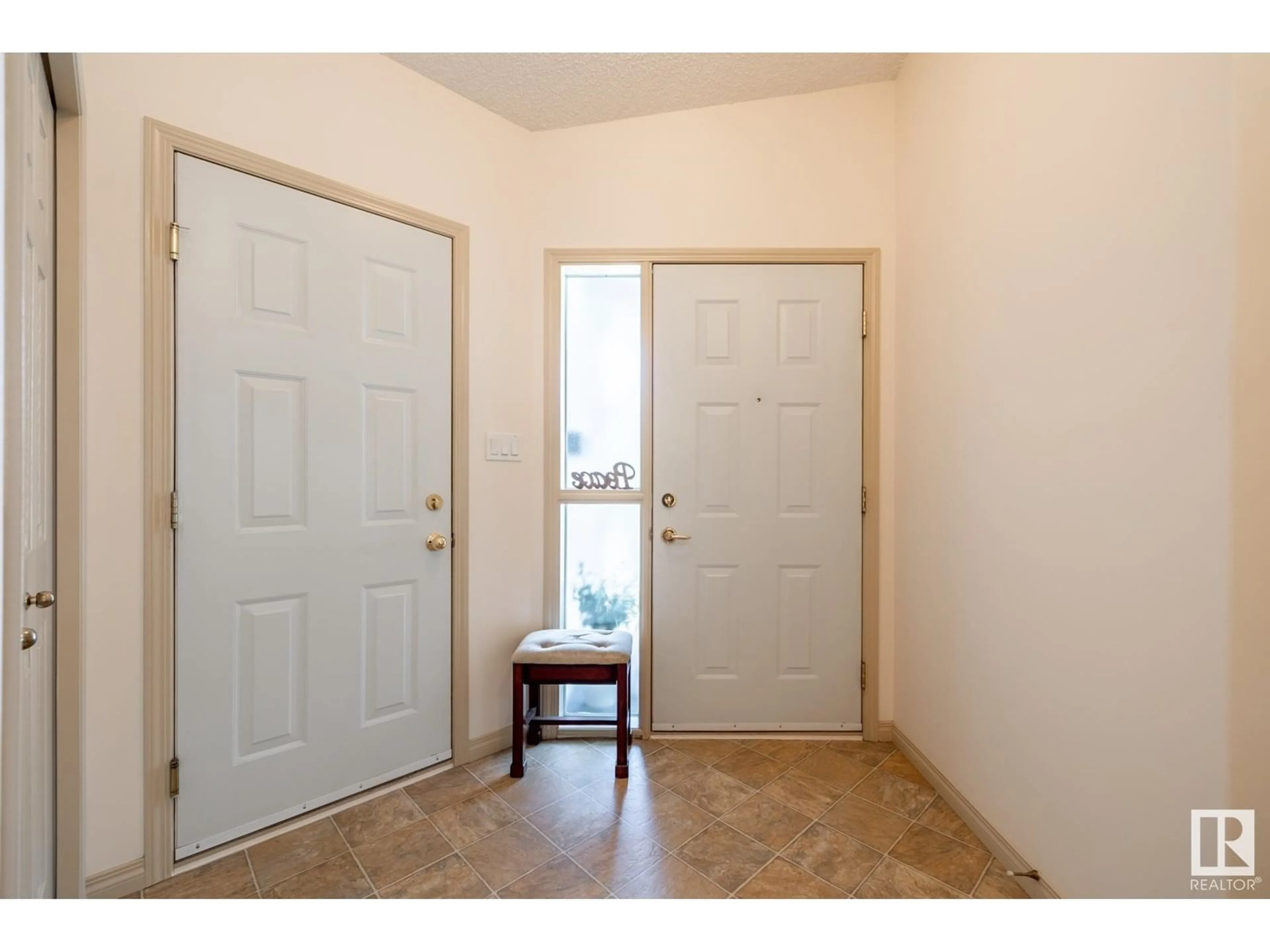 Indoor entryway for 25 - 330 GALBRAITH CL, Edmonton Alberta T5T6L9