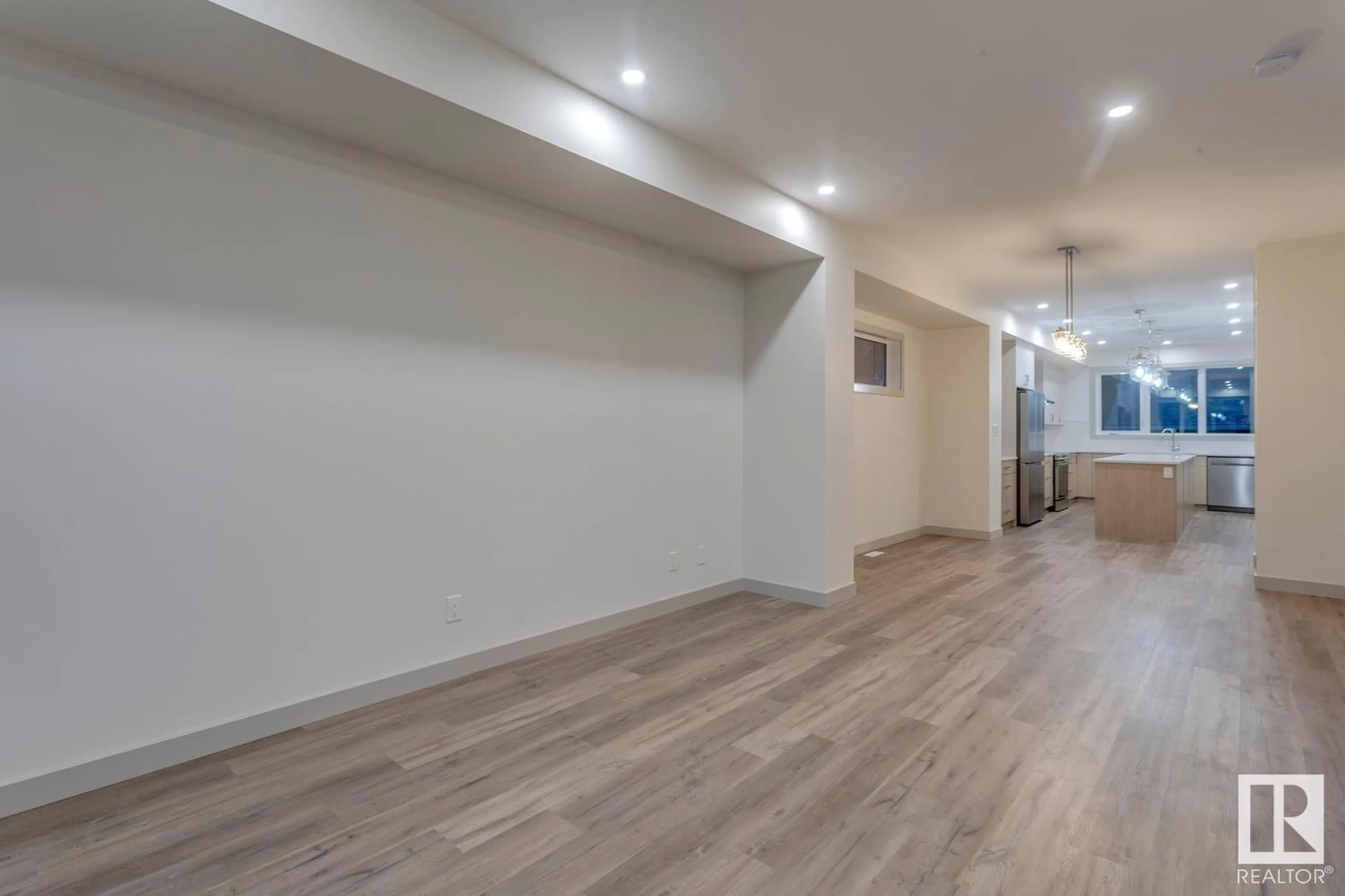 A pic of a room for 11442 70 ST, Edmonton Alberta T5B1T4
