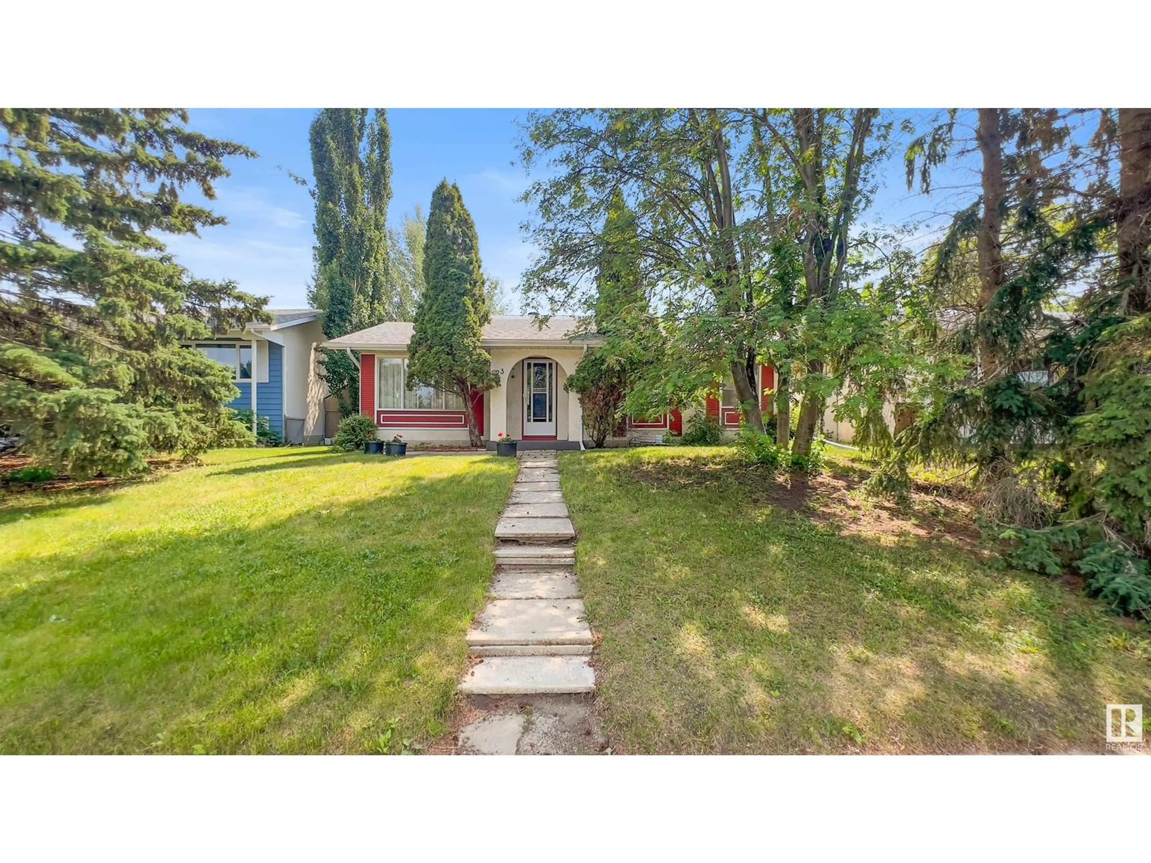 A pic from outside/outdoor area/front of a property/back of a property/a pic from drone, street for 23 BLACKSTONE CR, Devon Alberta T9G1N1