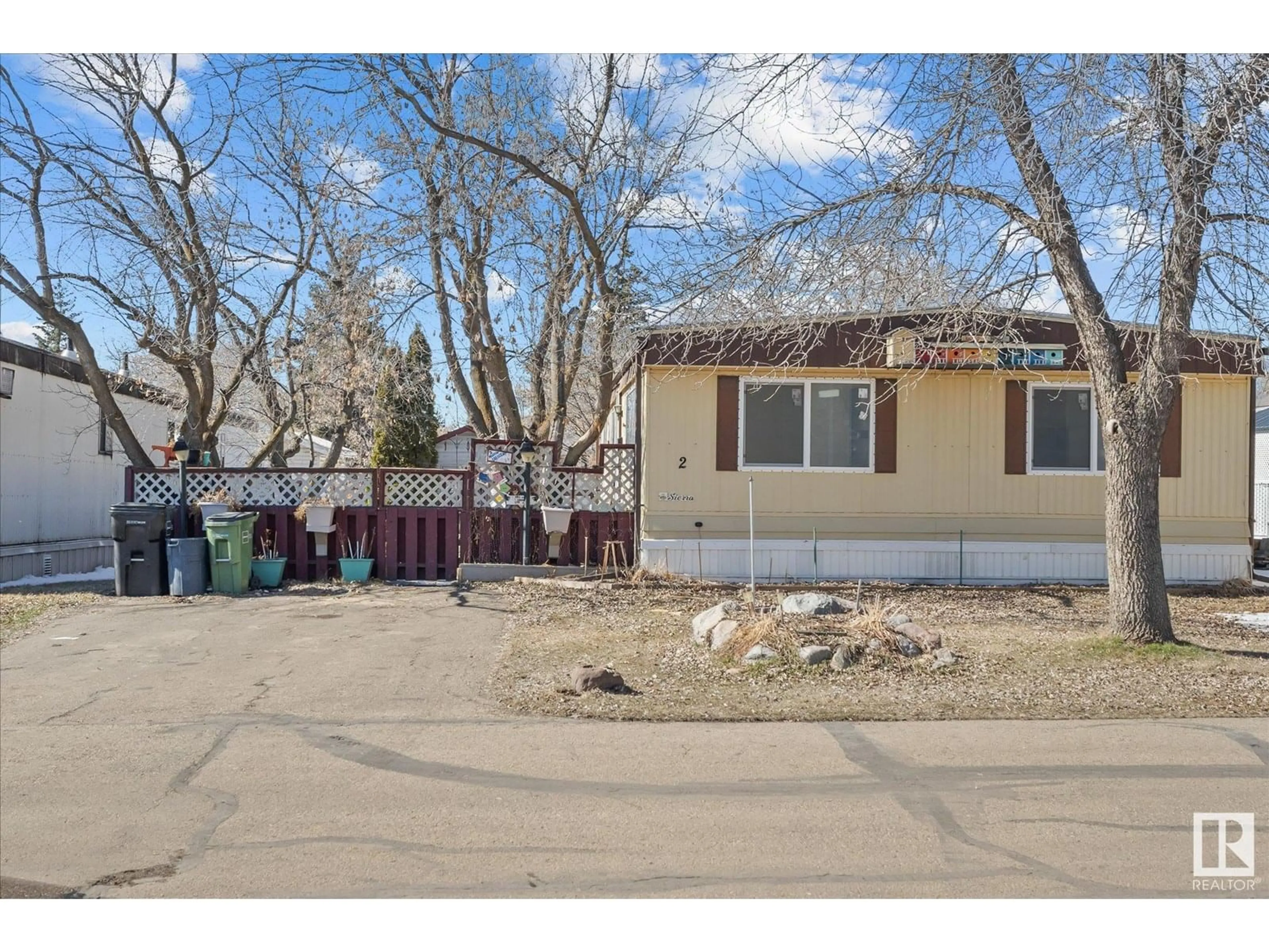 Unknown for 2 MEADOW CRESCENT, Edmonton Alberta T6P1G1