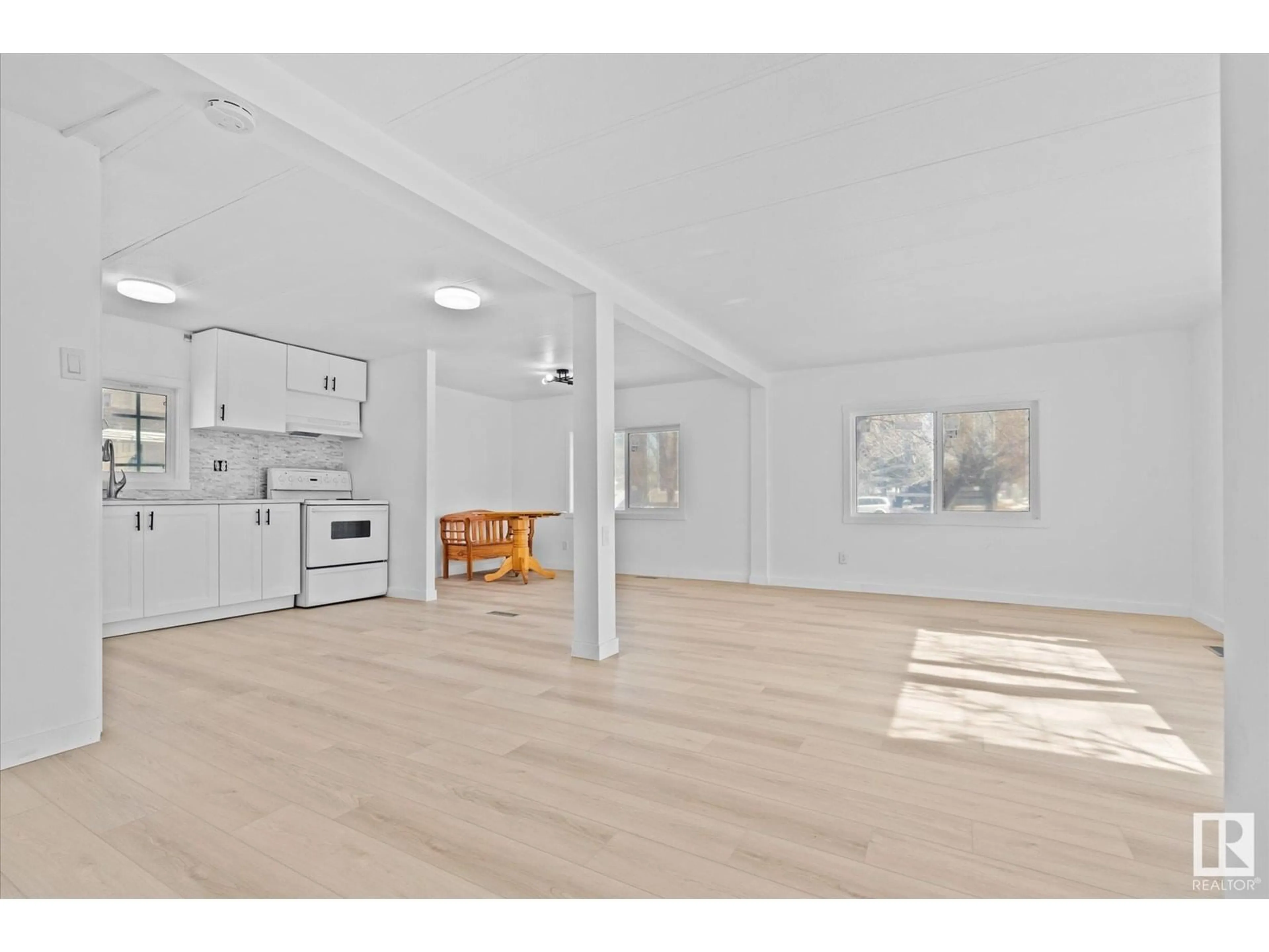 Unknown for 2 MEADOW CRESCENT, Edmonton Alberta T6P1G1