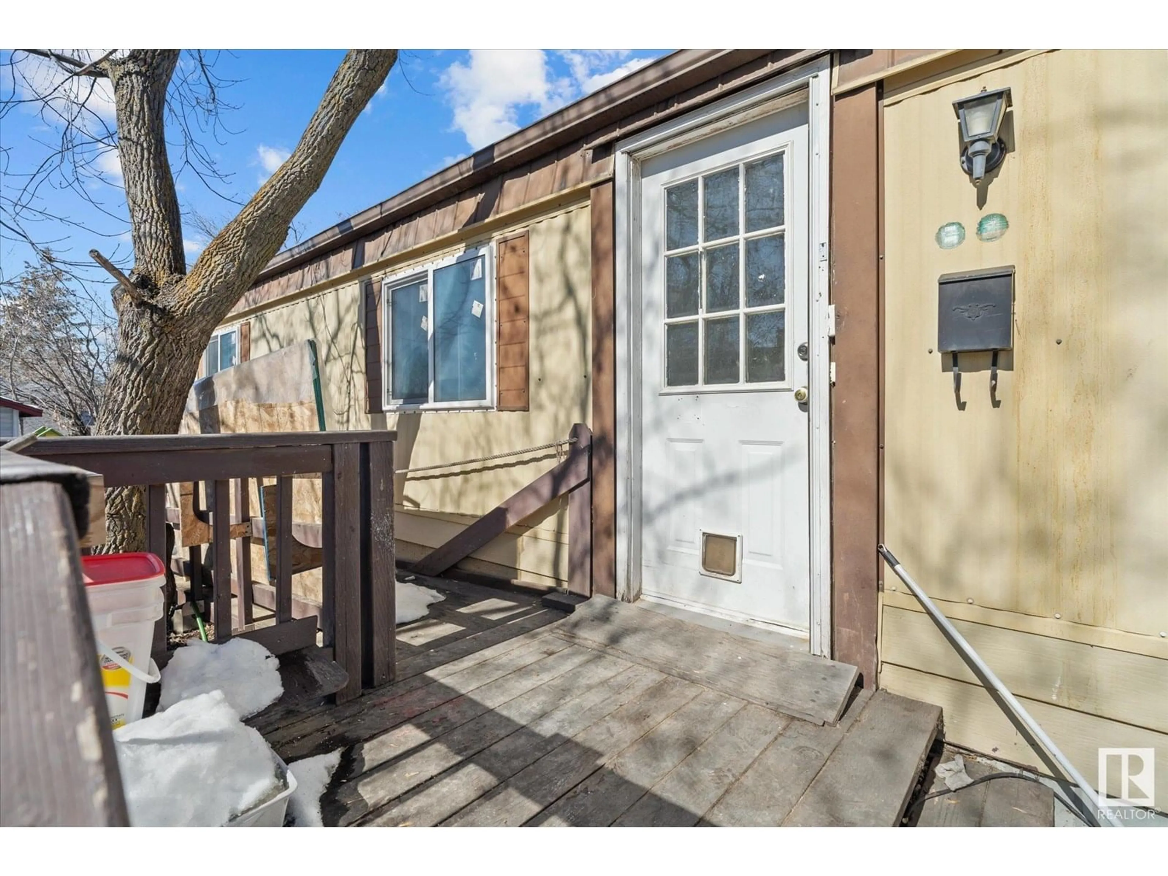 Patio, street for 2 MEADOW CRESCENT, Edmonton Alberta T6P1G1
