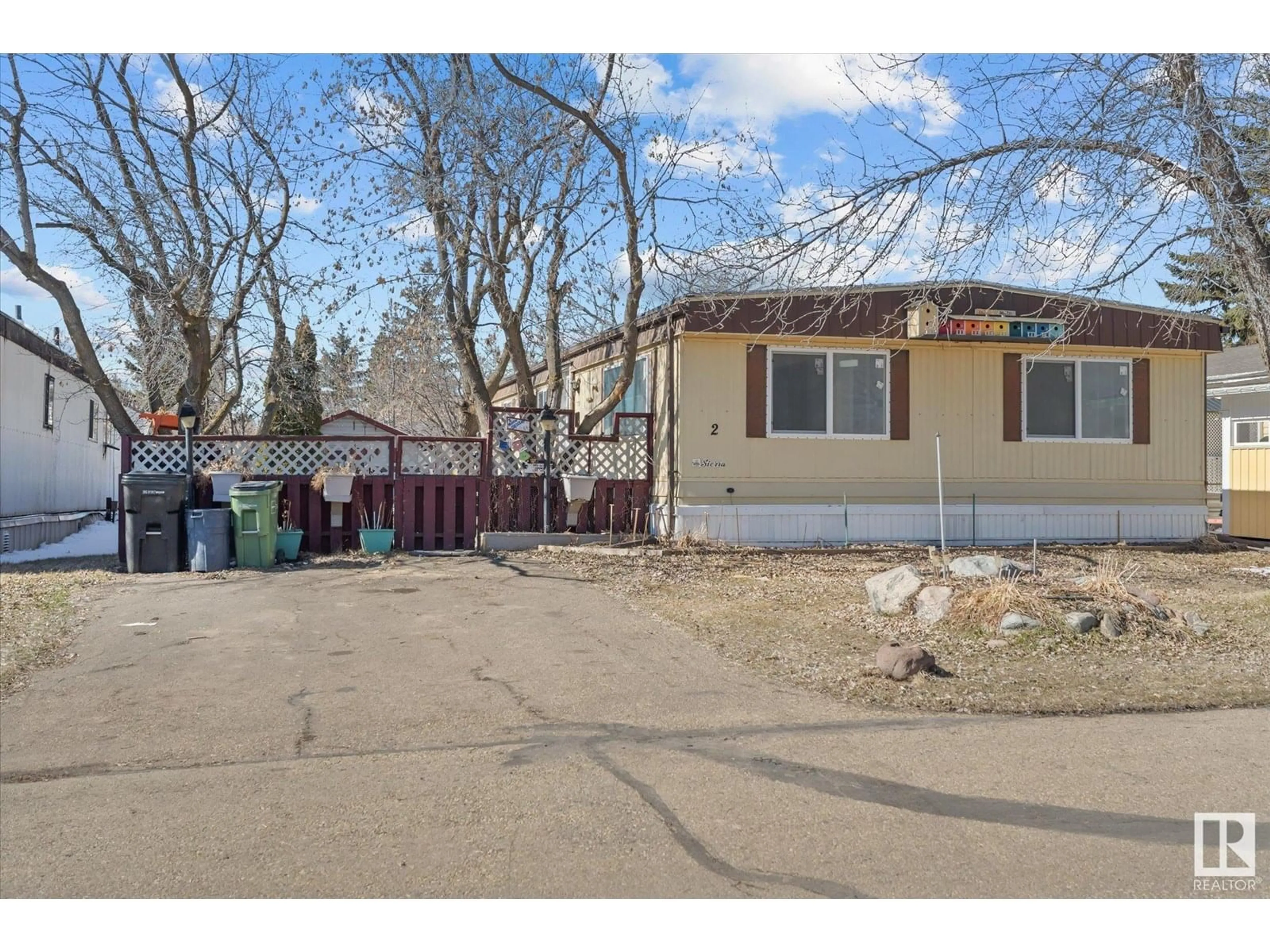 Unknown for 2 MEADOW CRESCENT, Edmonton Alberta T6P1G1