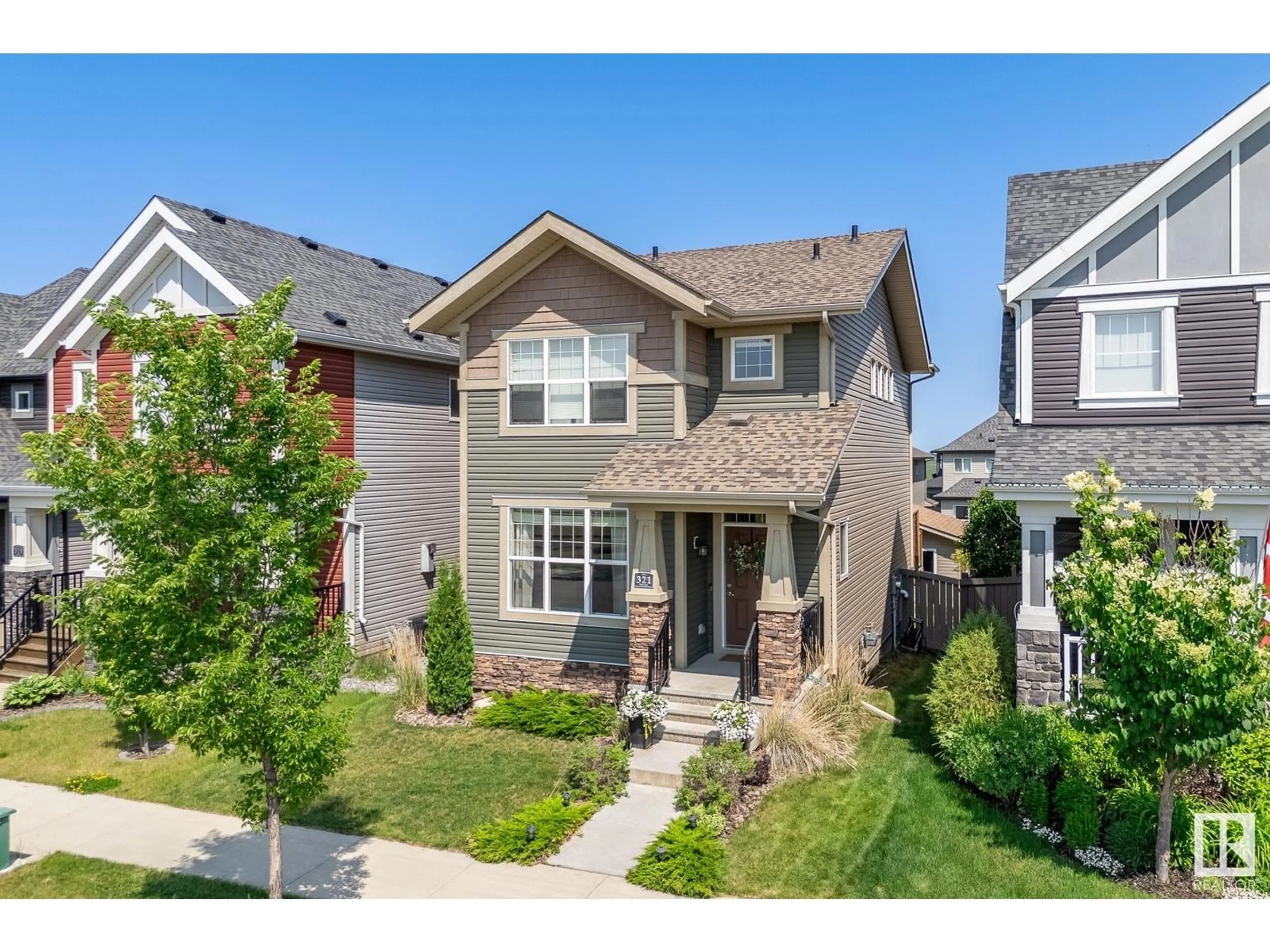 A pic from outside/outdoor area/front of a property/back of a property/a pic from drone, street for 321 HAWKS RIDGE BV, Edmonton Alberta T5S0M4