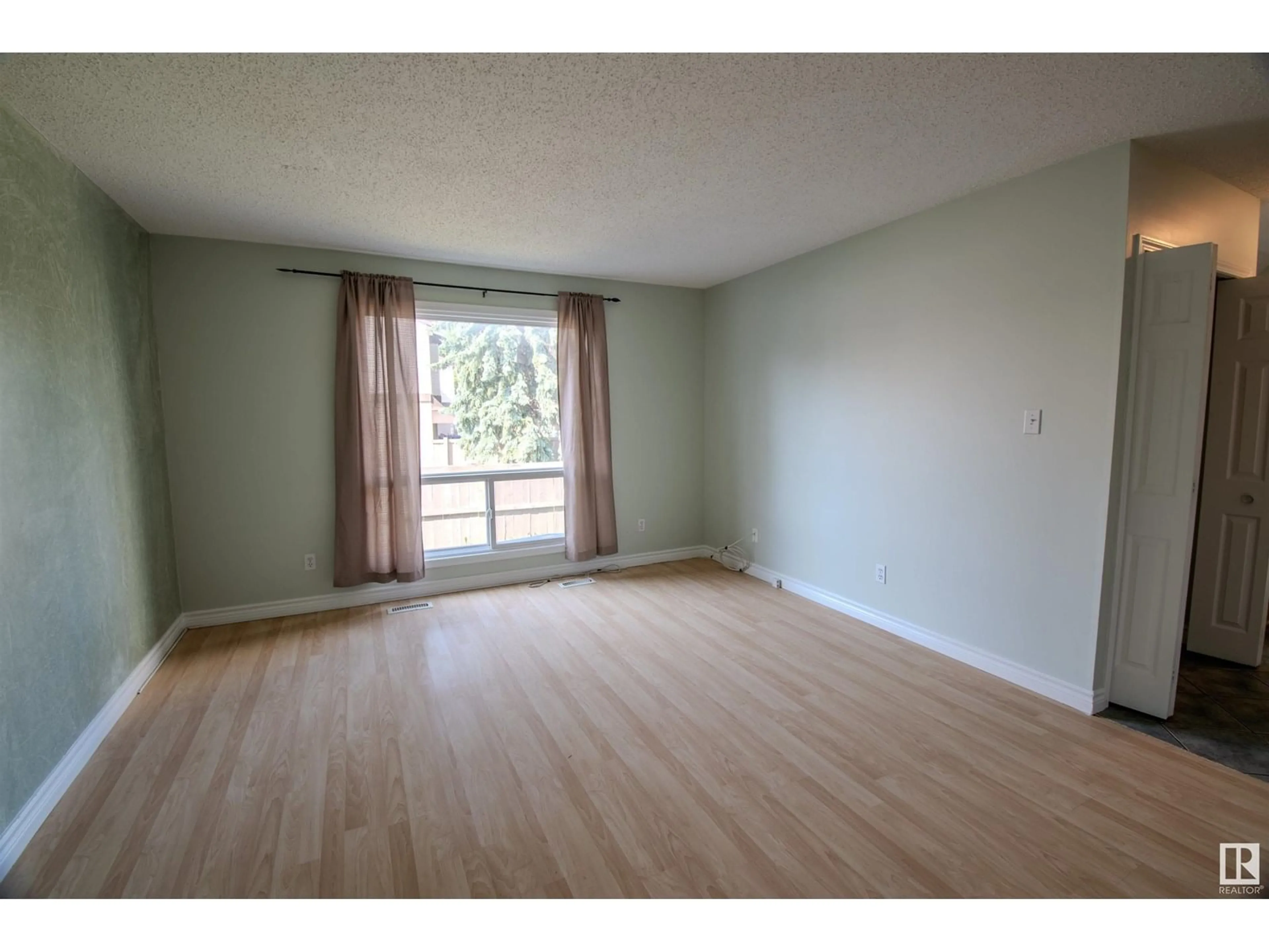 A pic of a room for 835 ERIN PL, Edmonton Alberta T5T1M6