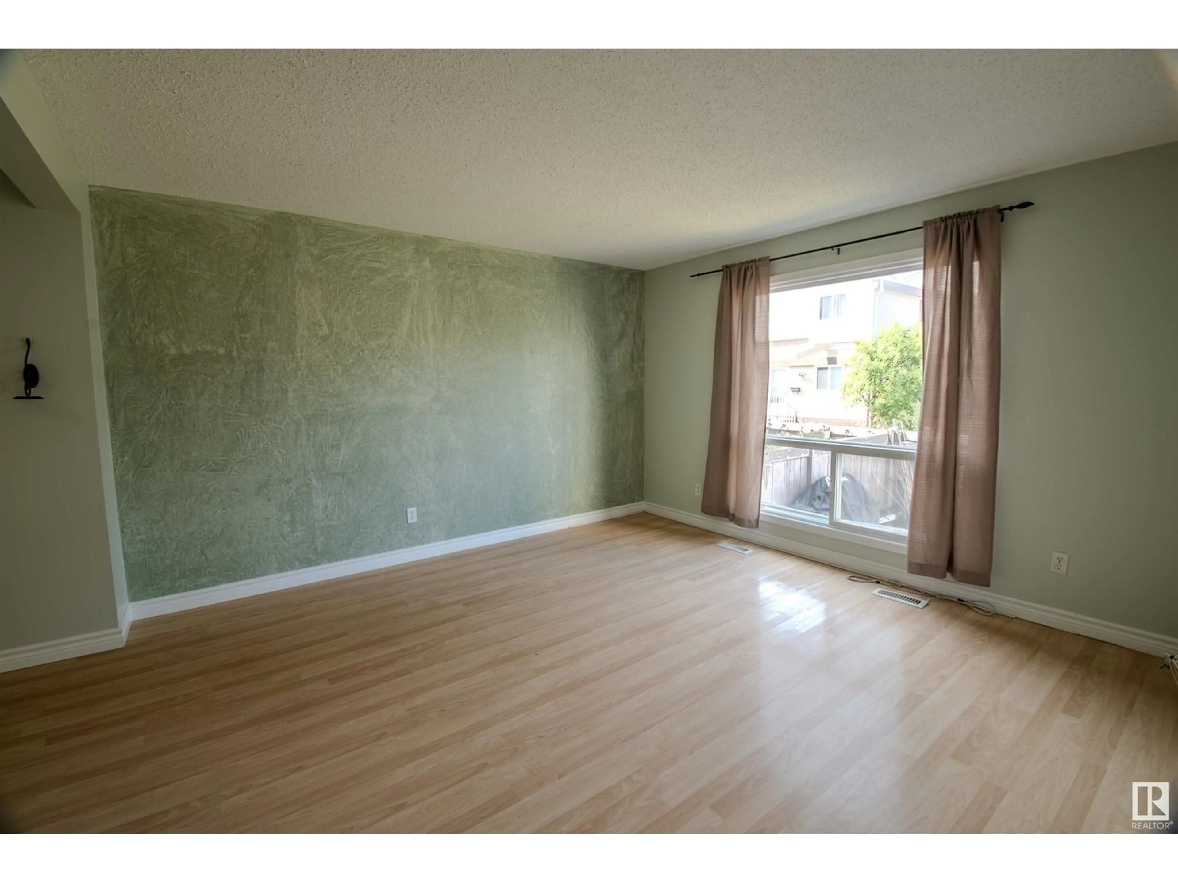 A pic of a room for 835 ERIN PL, Edmonton Alberta T5T1M6