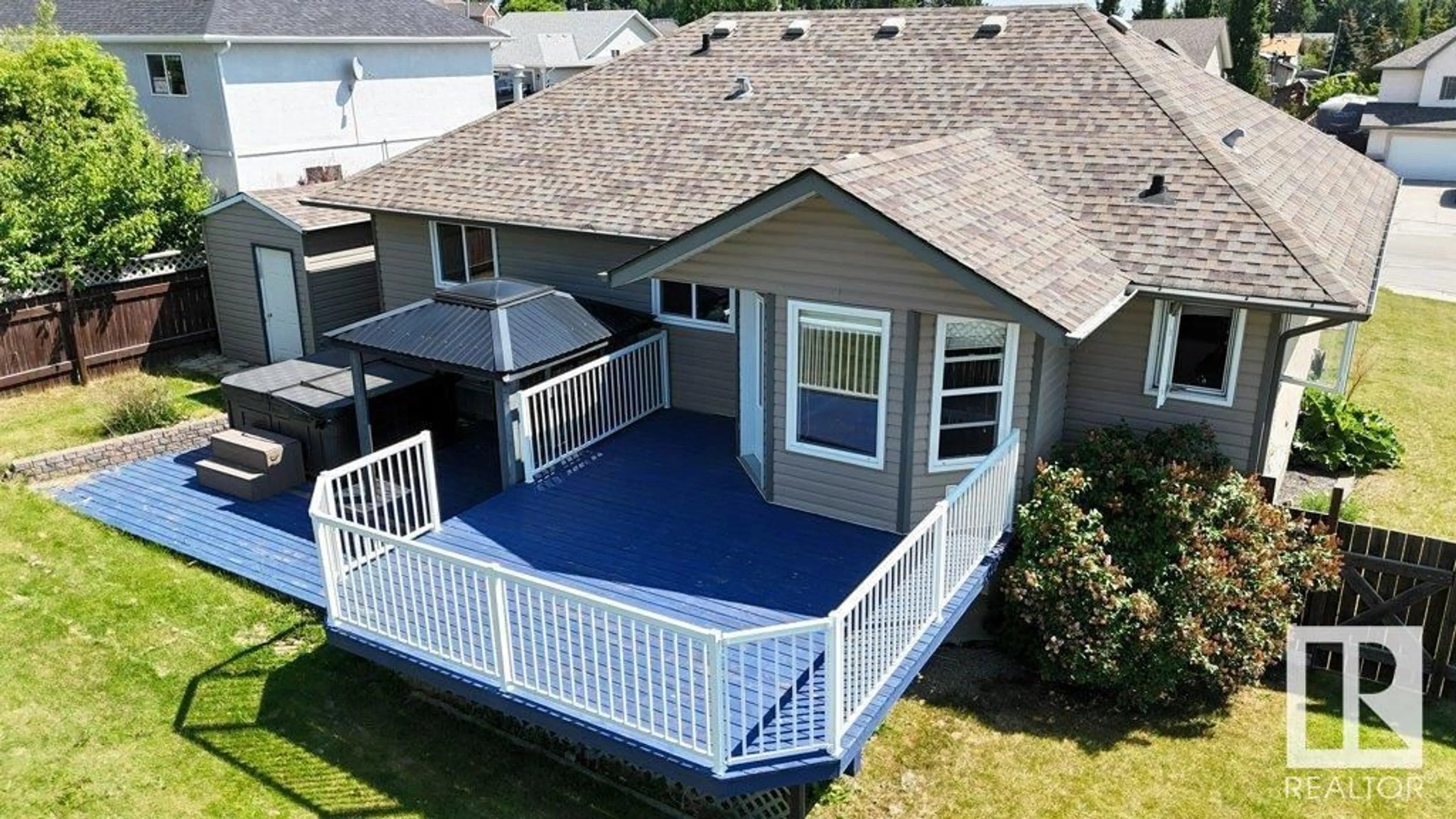 Home with vinyl exterior material, unknown for 916 62A ST, Edson Alberta T7E1Y6