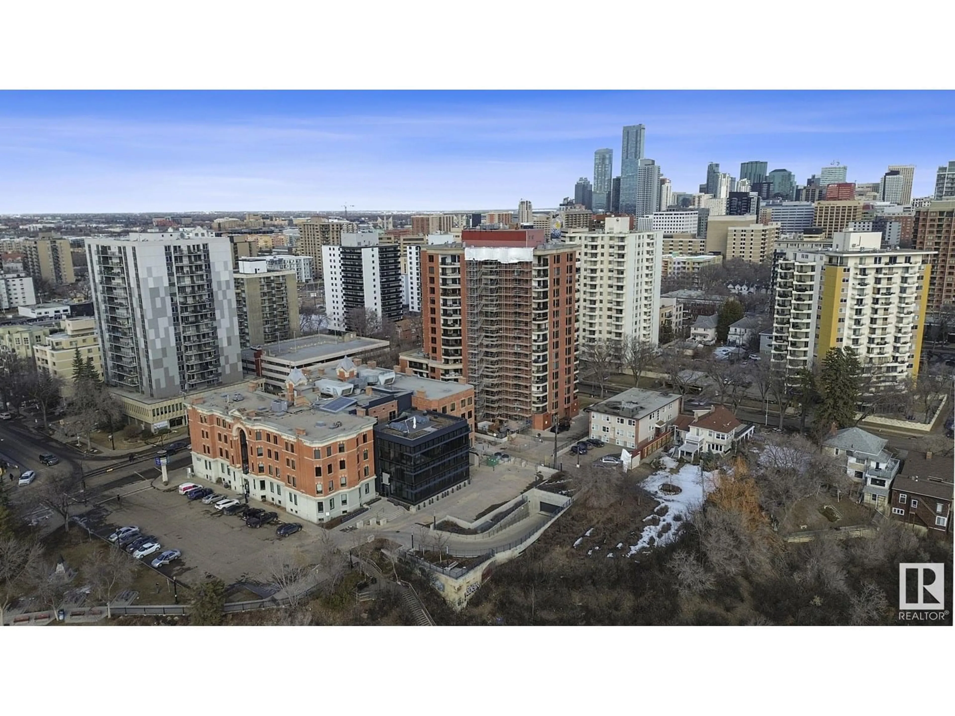 A pic from outside/outdoor area/front of a property/back of a property/a pic from drone, city buildings view from balcony for NW - 11503 100 AV, Edmonton Alberta T5K2R2