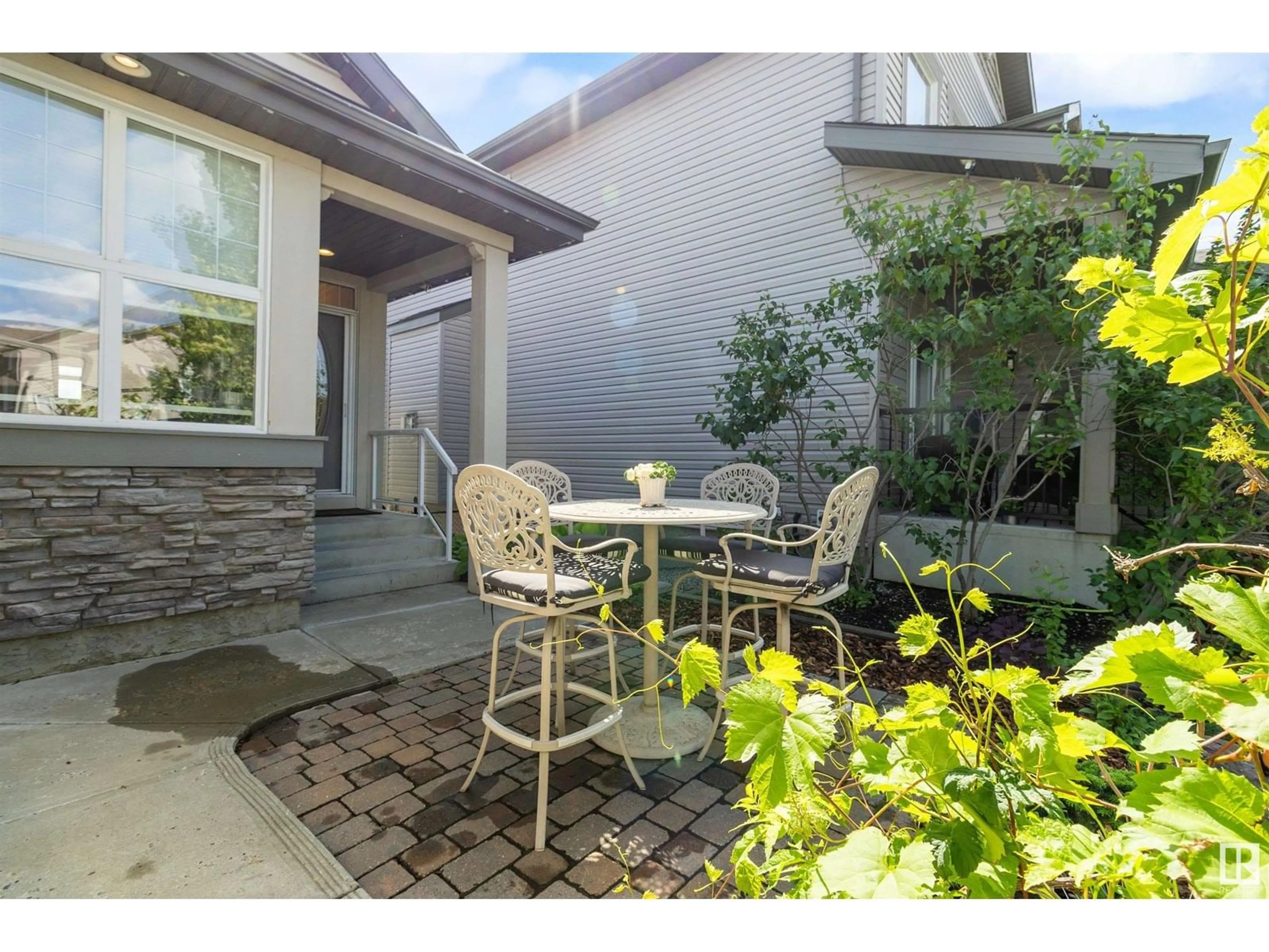 Patio, street for 62 SUMMERCOURT RD, Sherwood Park Alberta T8H2V9